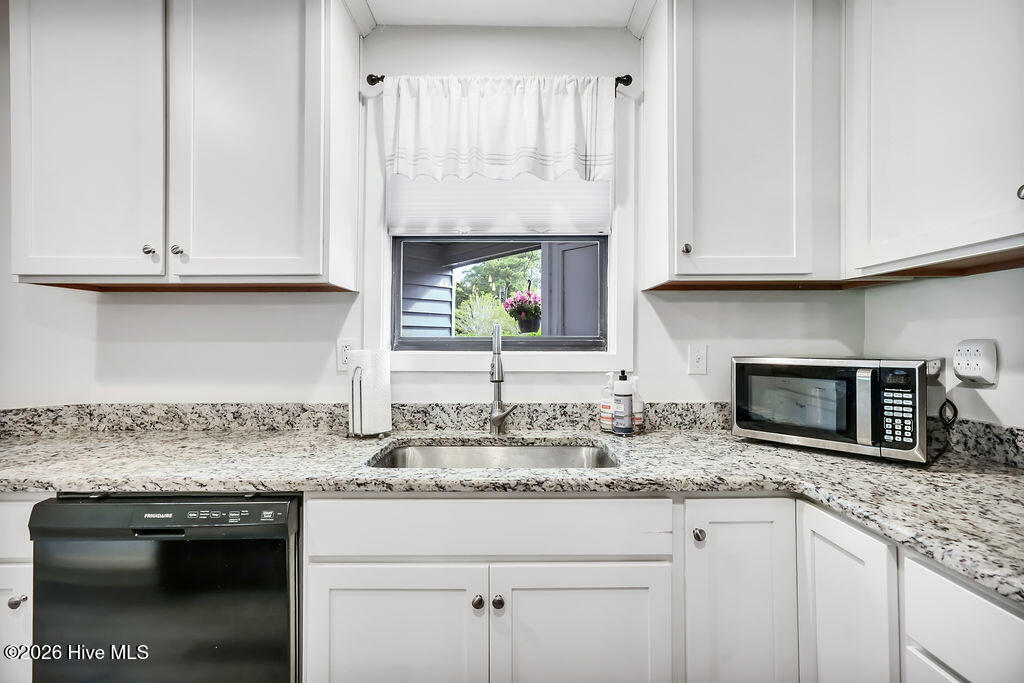 718 Azalea Drive 453 Property Photo 11