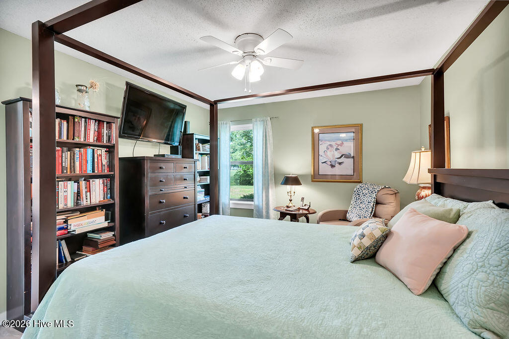 718 Azalea Drive 453 Property Photo 20