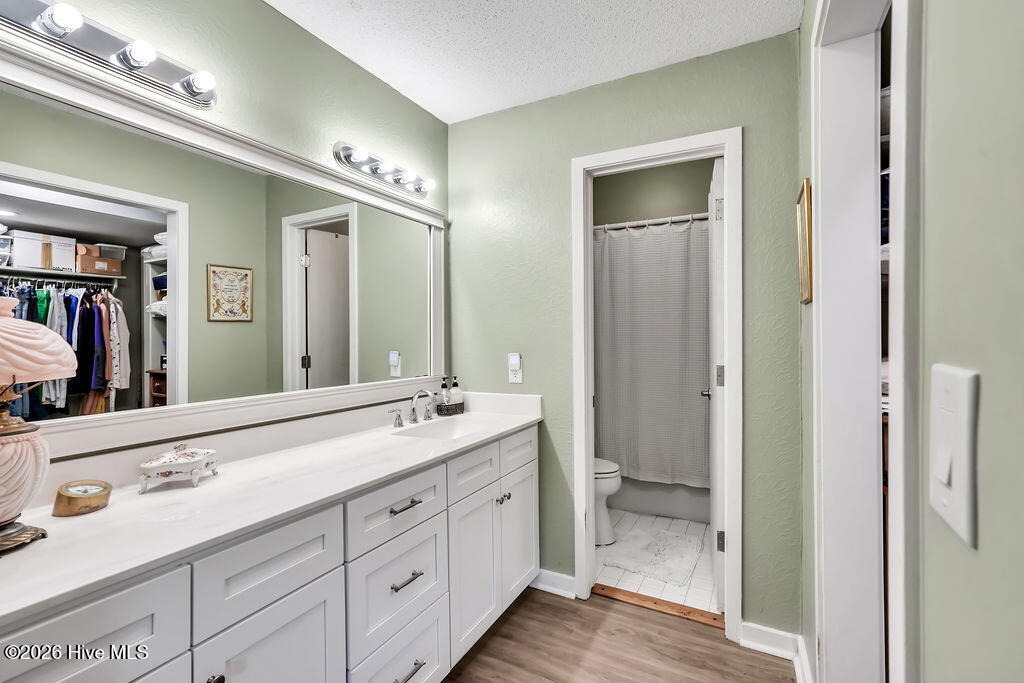 718 Azalea Drive 453 Property Photo 22