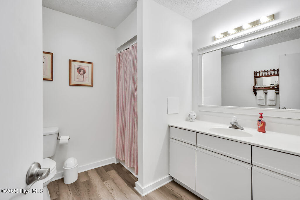 718 Azalea Drive 453 Property Photo 27
