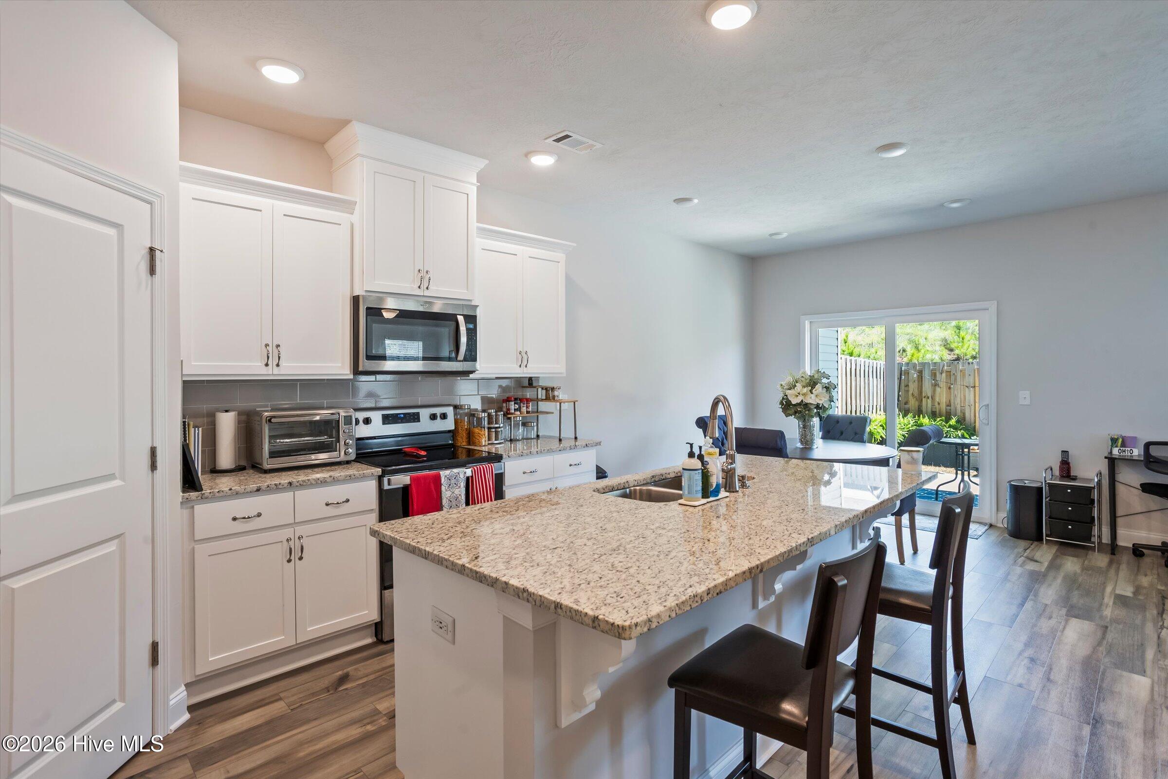 629 Hampton Drive 3c Property Photo 12