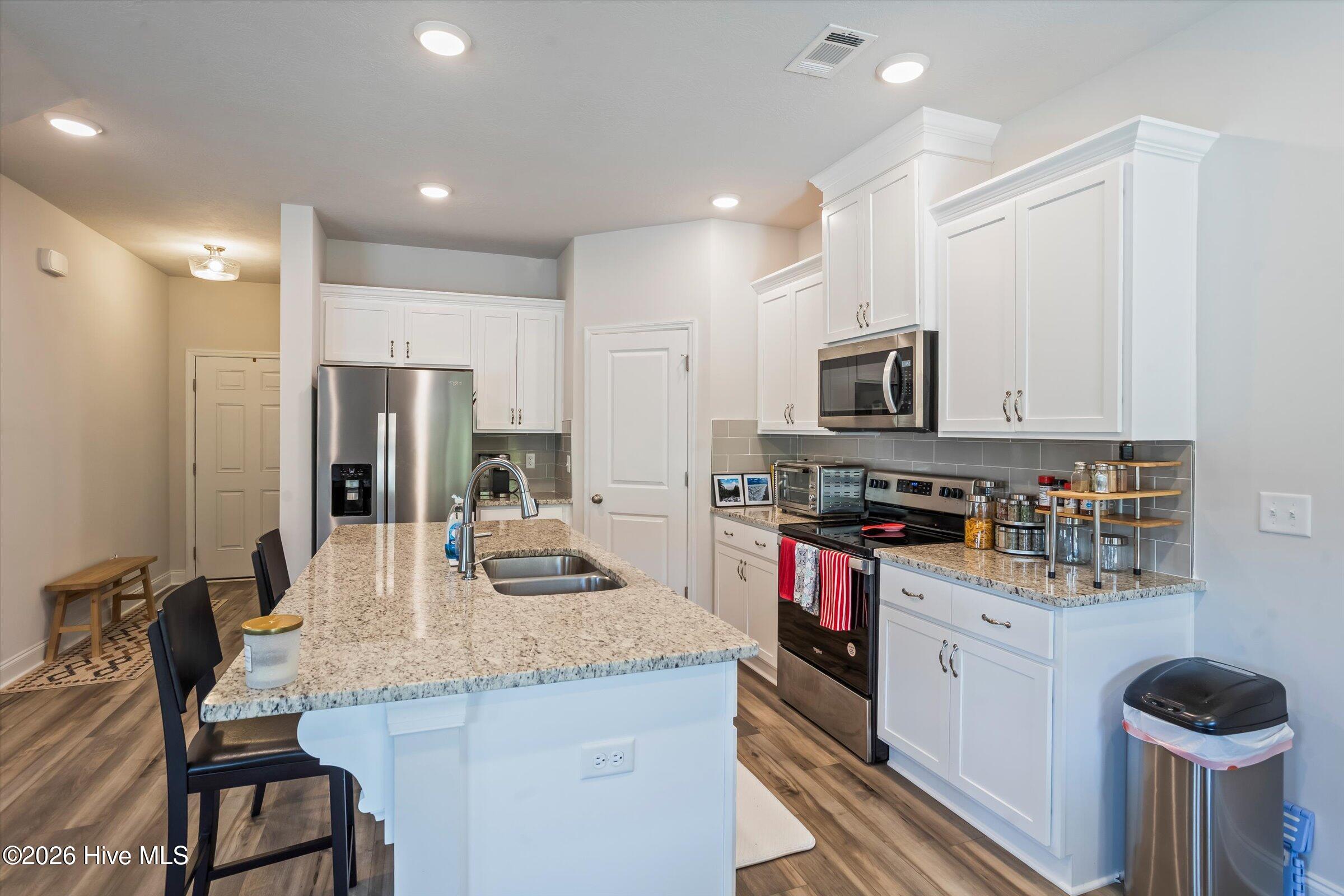 629 Hampton Drive 3c Property Photo 18