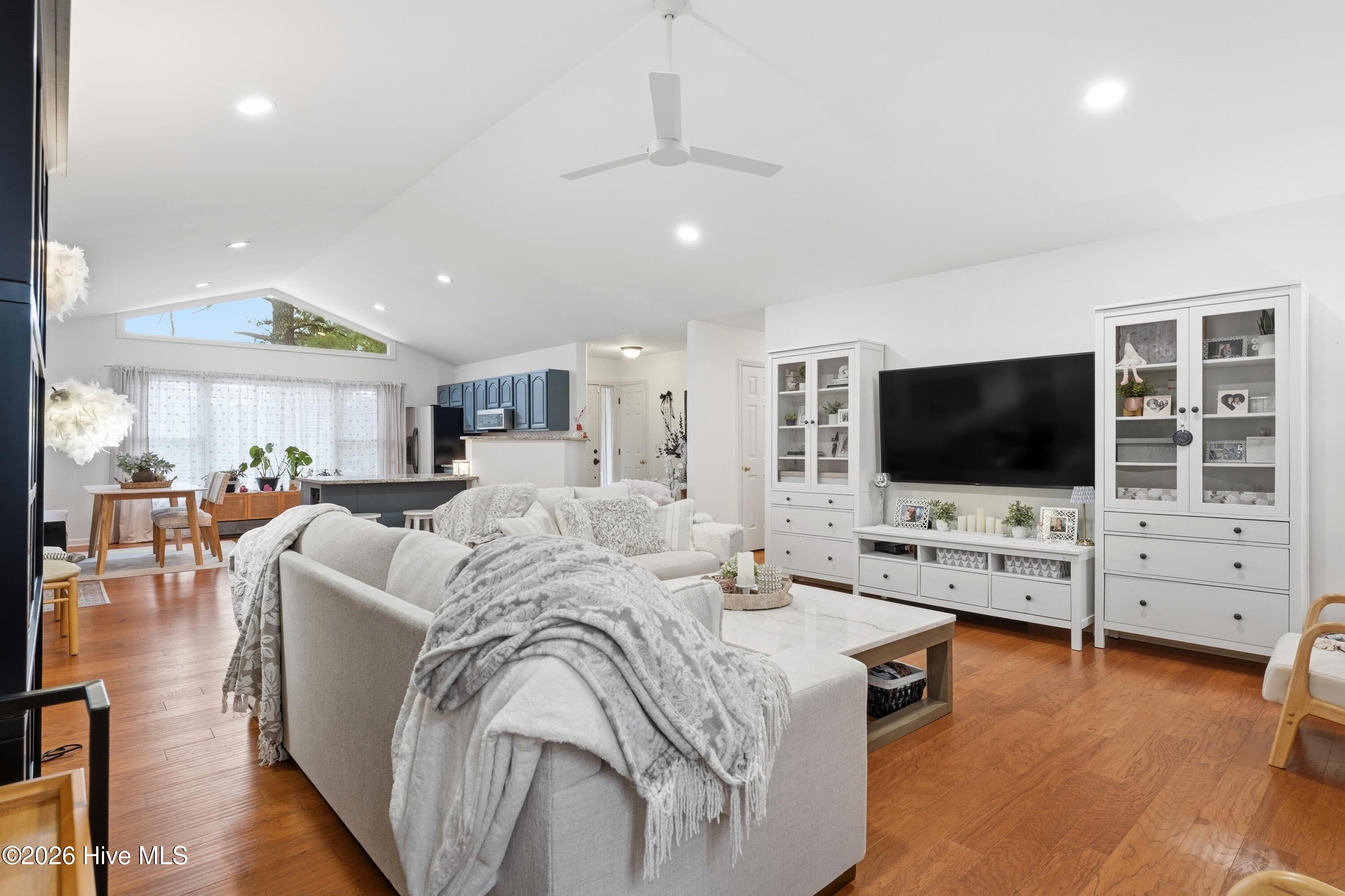 17 Shadow Lane Property Photo 8