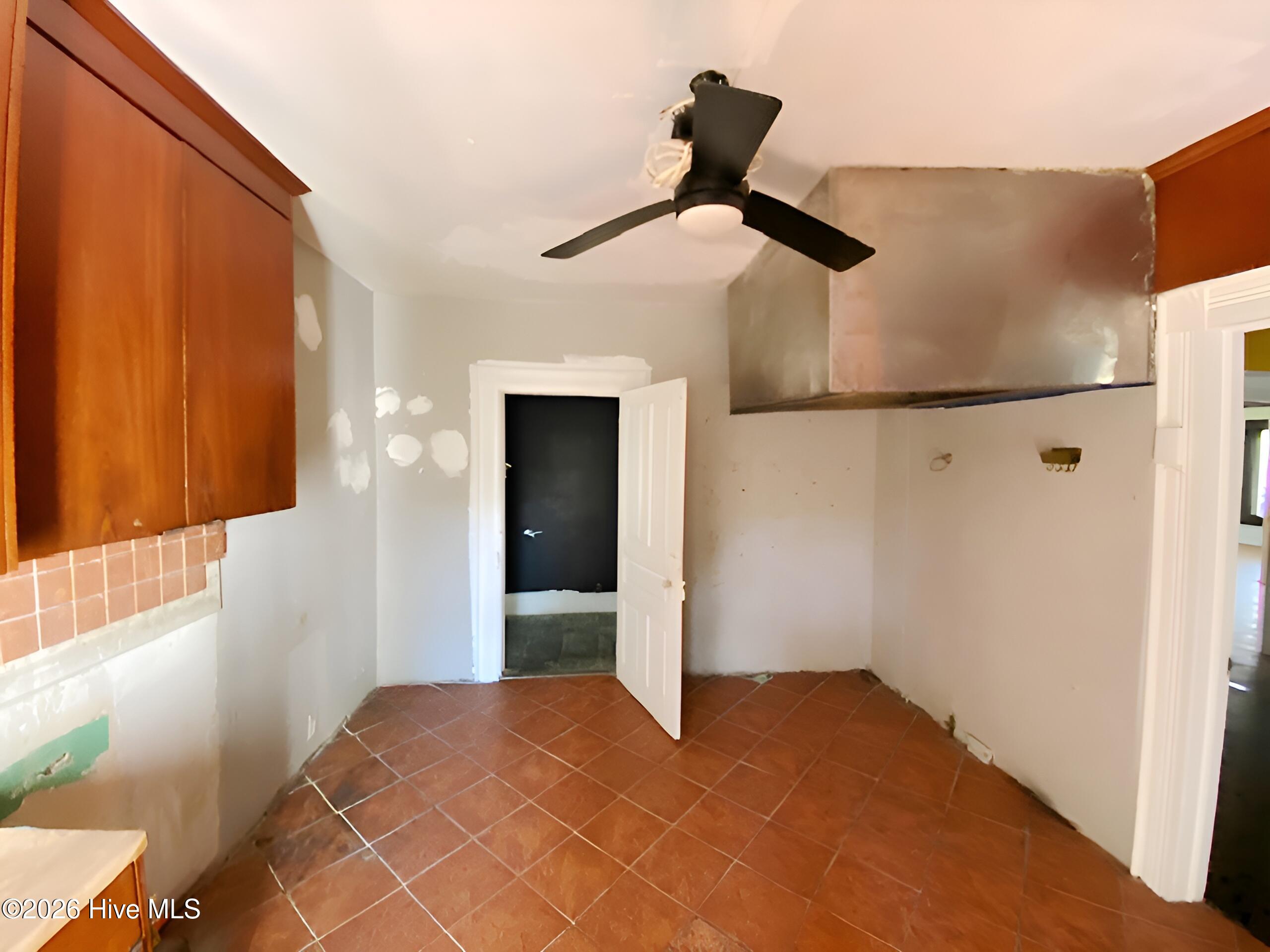 301 S Wilson Street Property Photo 28