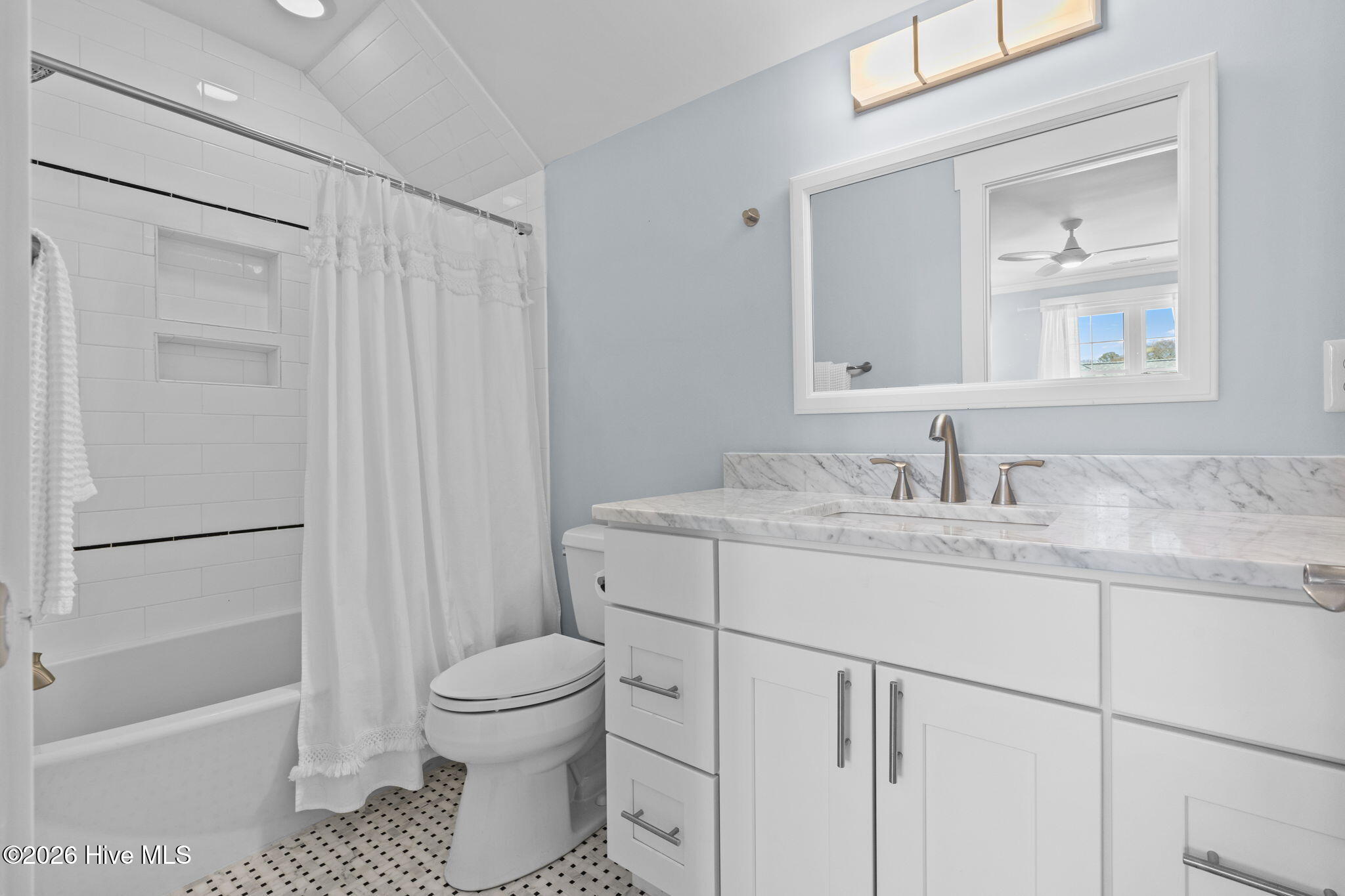 111 Se 41st Street Property Photo 12