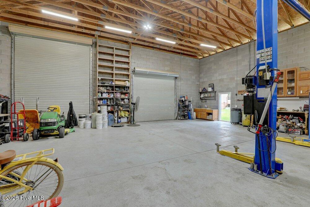 635 Cross Creek Drive Property Photo 25