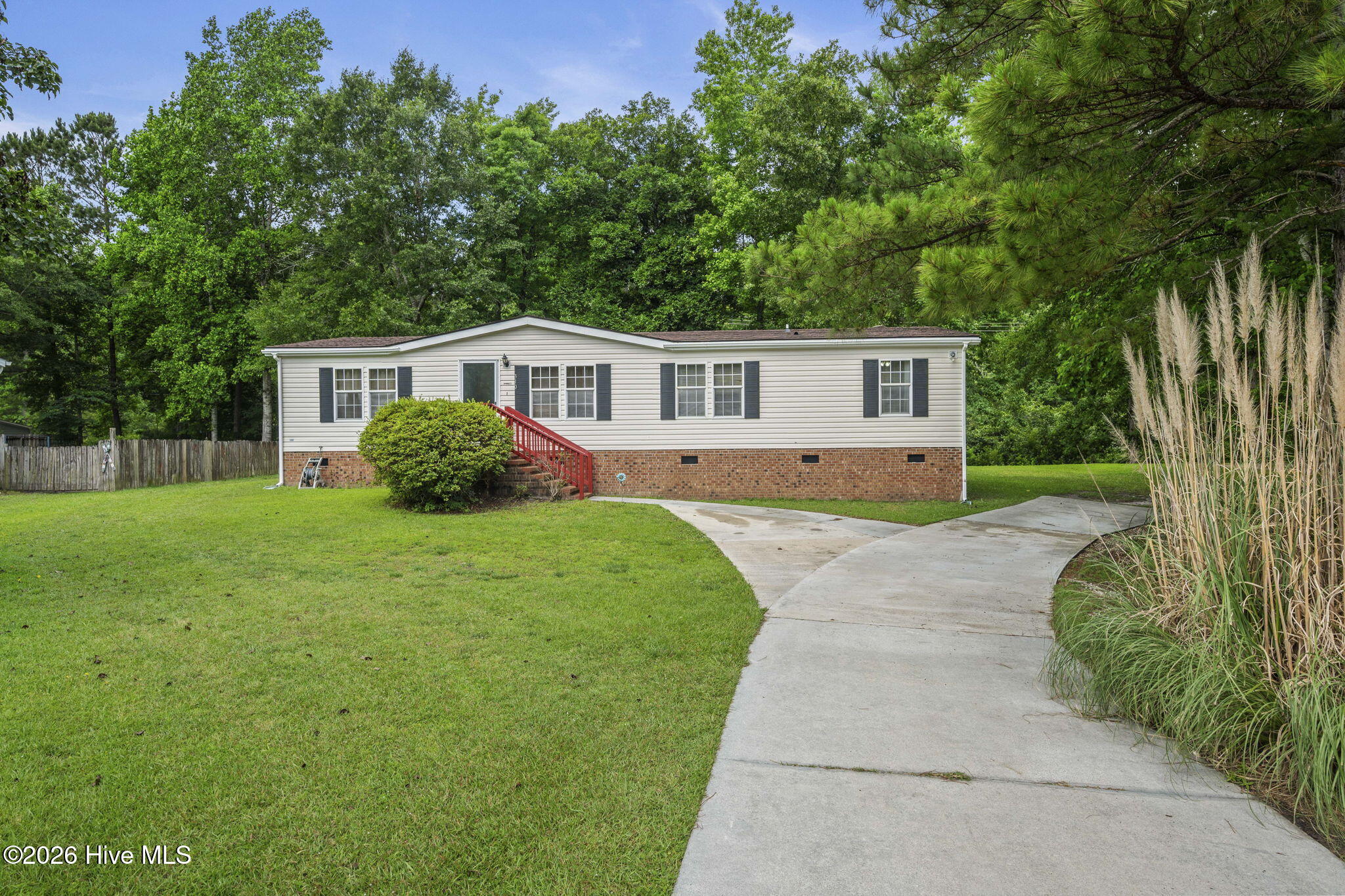 310 Macdonald Boulevard Property Photo 4