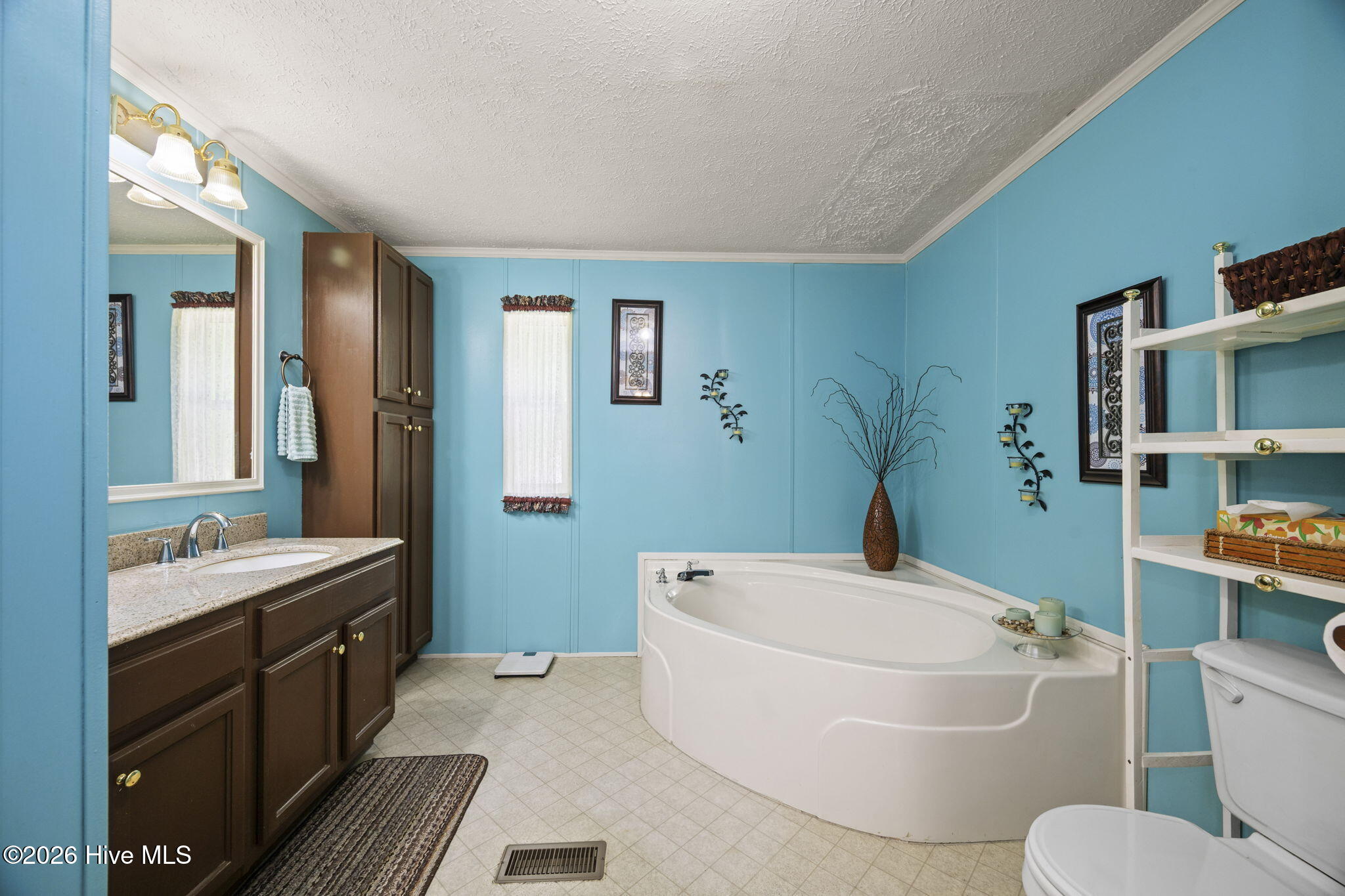 310 Macdonald Boulevard Property Photo 34