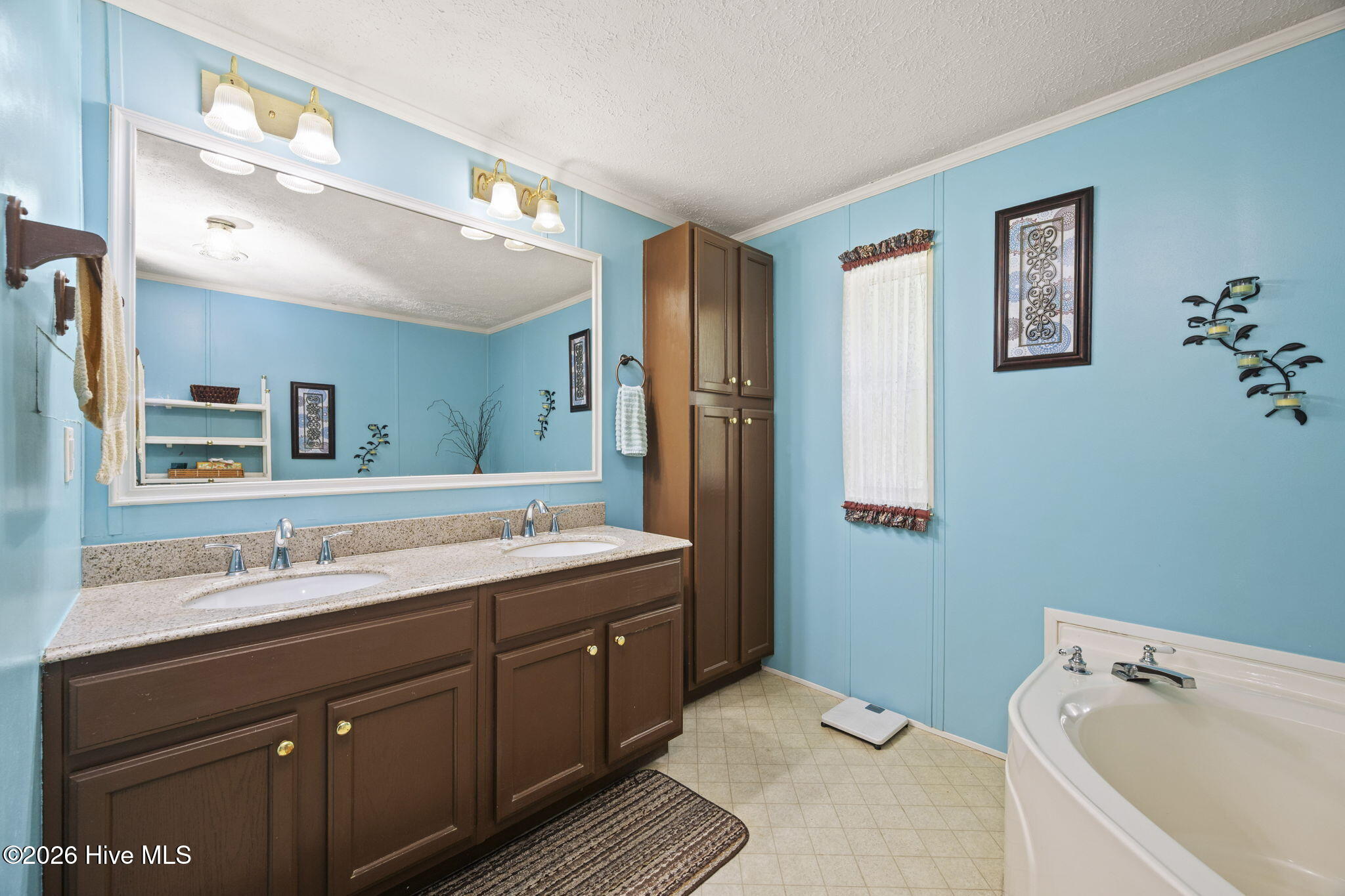 310 Macdonald Boulevard Property Photo 35