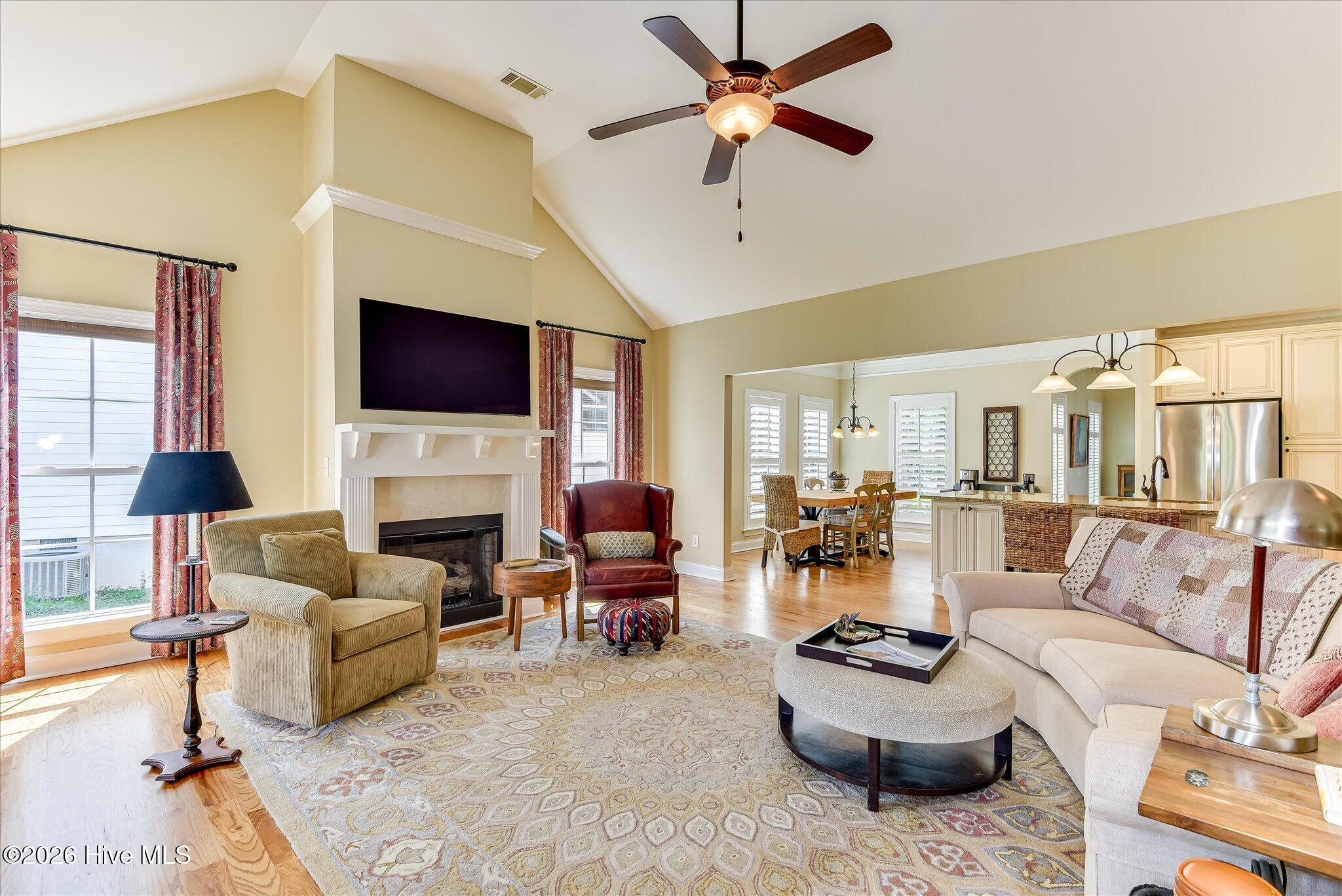 222 Devereux Drive Property Photo 4