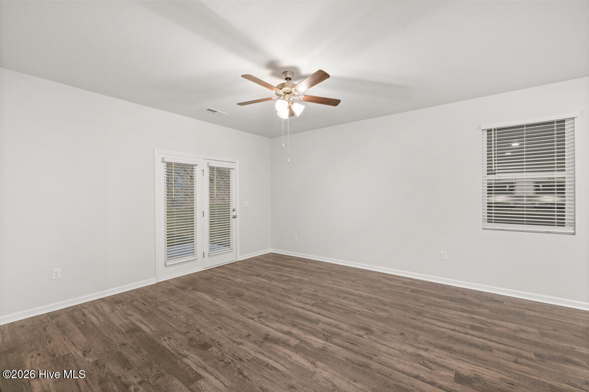 977 Captains Court Property Photo 15