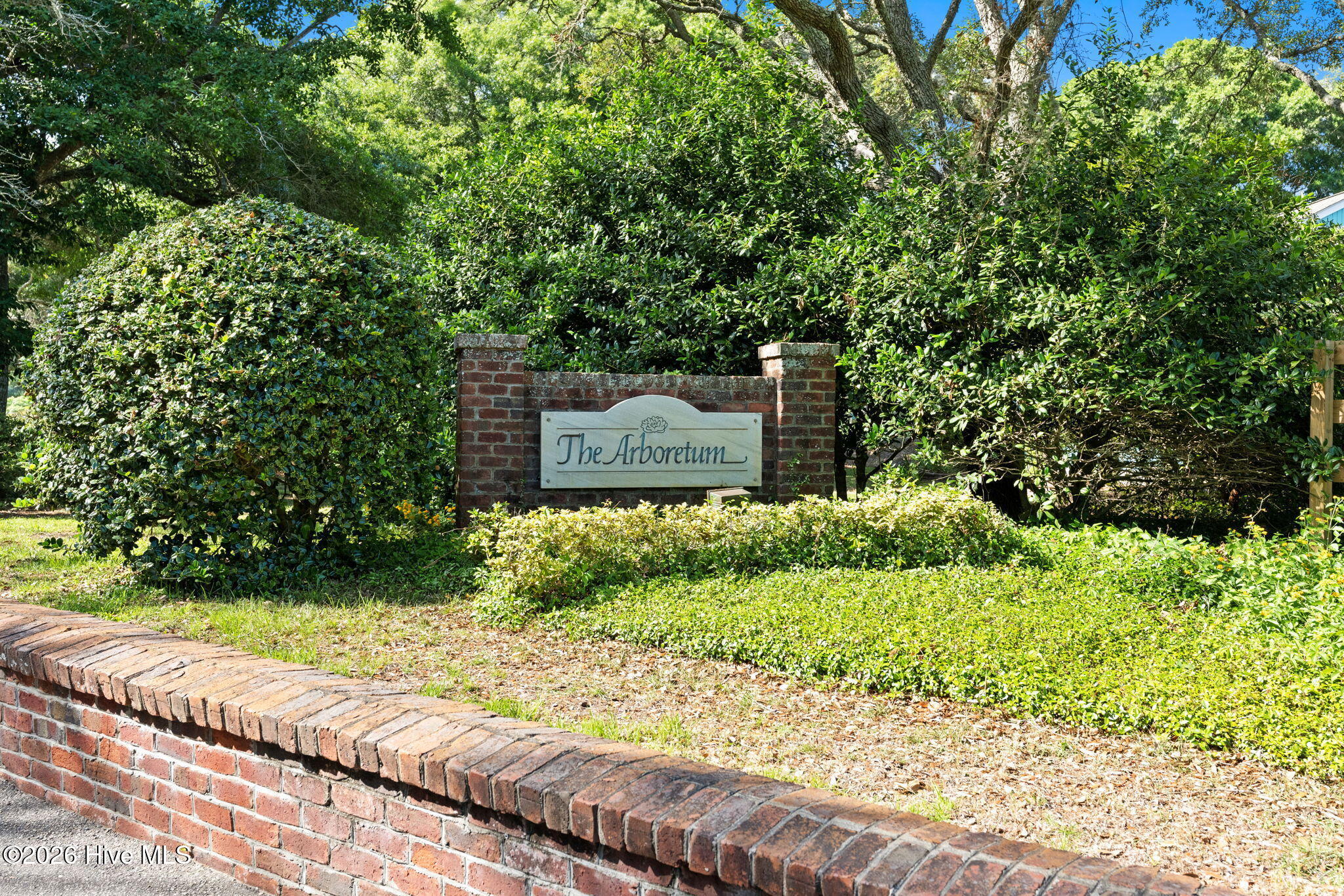 504 Periwinkle Way Property Photo 3