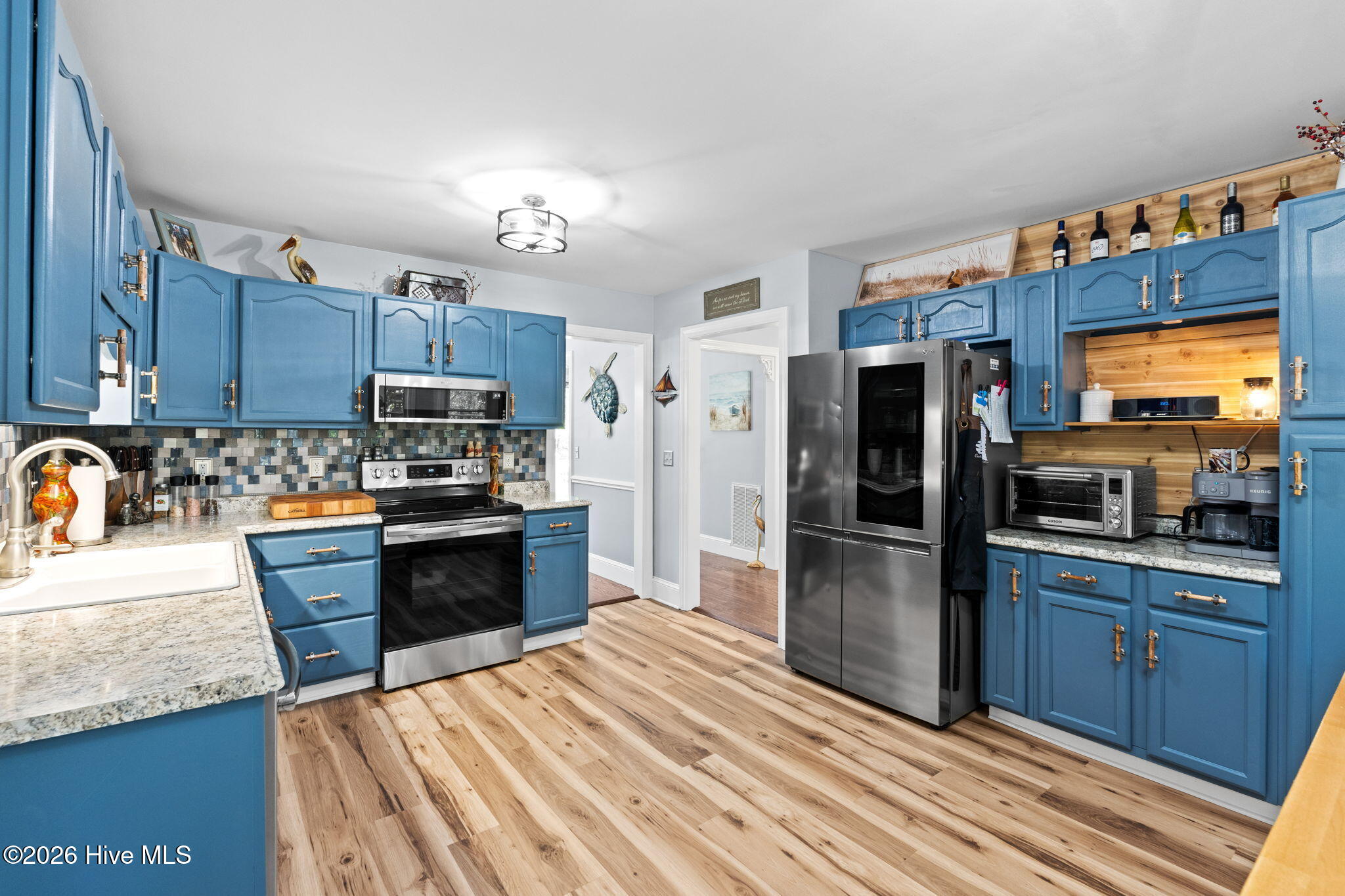 504 Periwinkle Way Property Photo 16