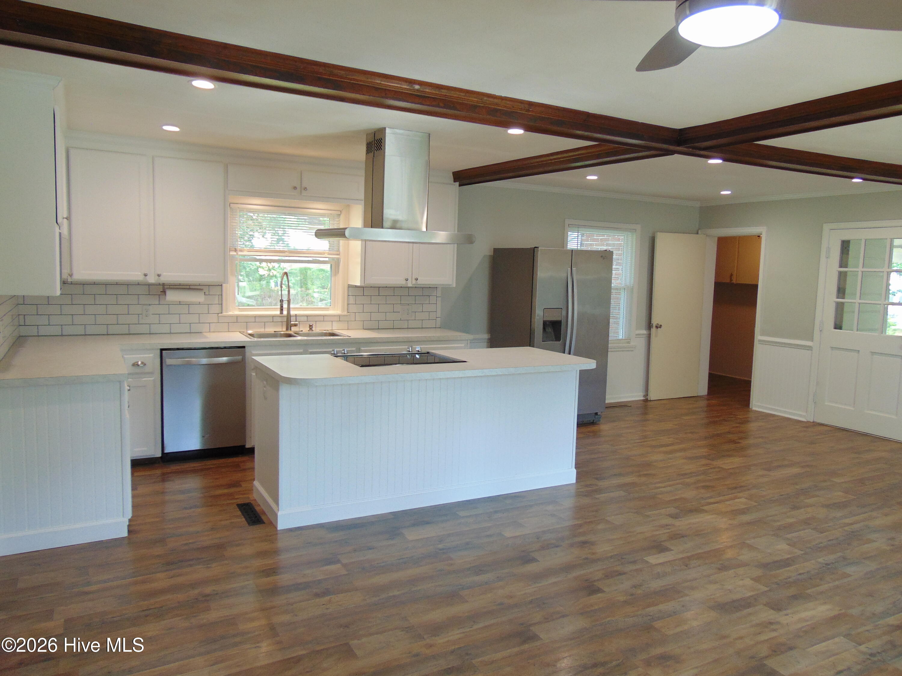 300 Oakdale Road Property Photo 9