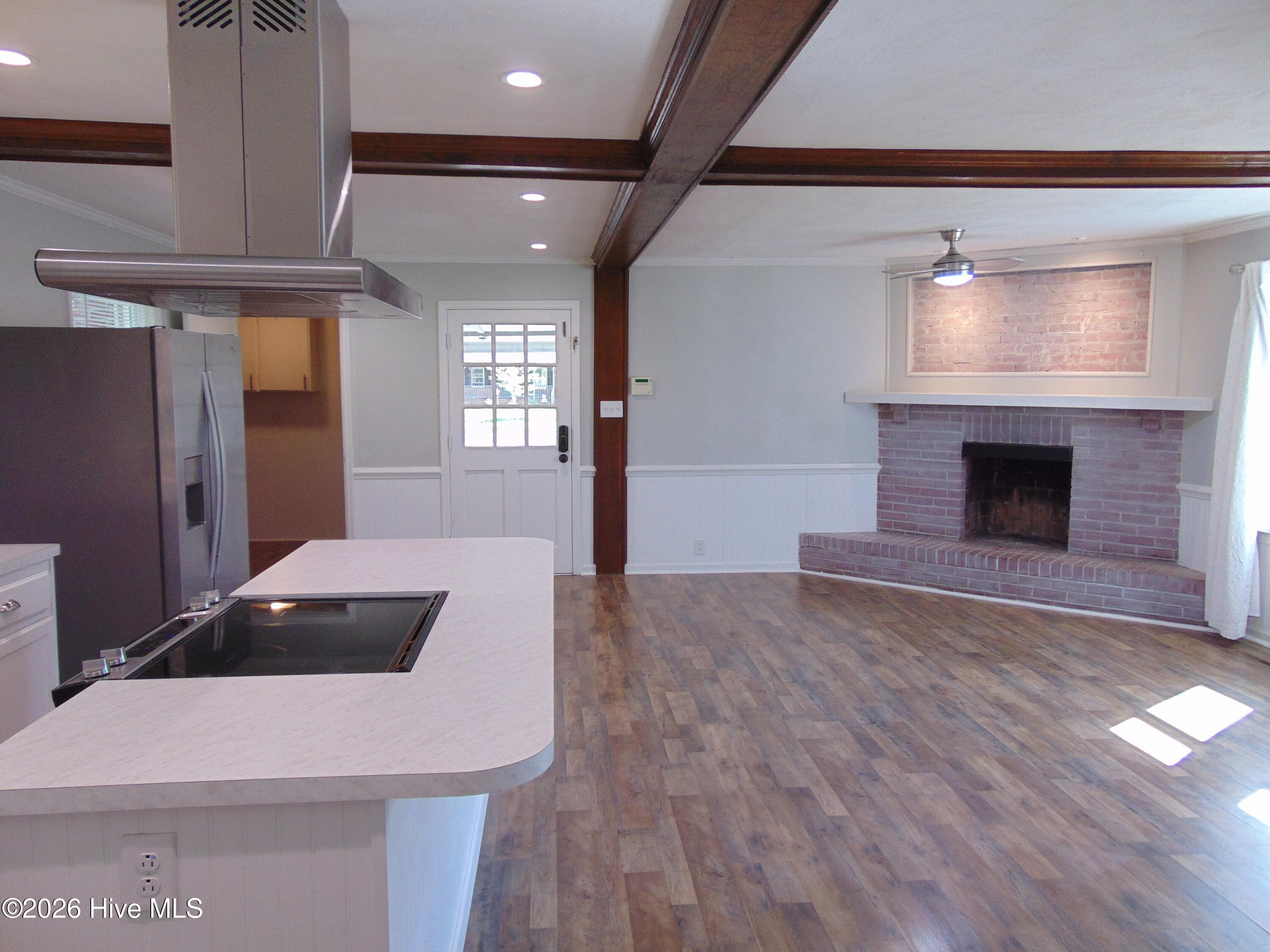 300 Oakdale Road Property Photo 10