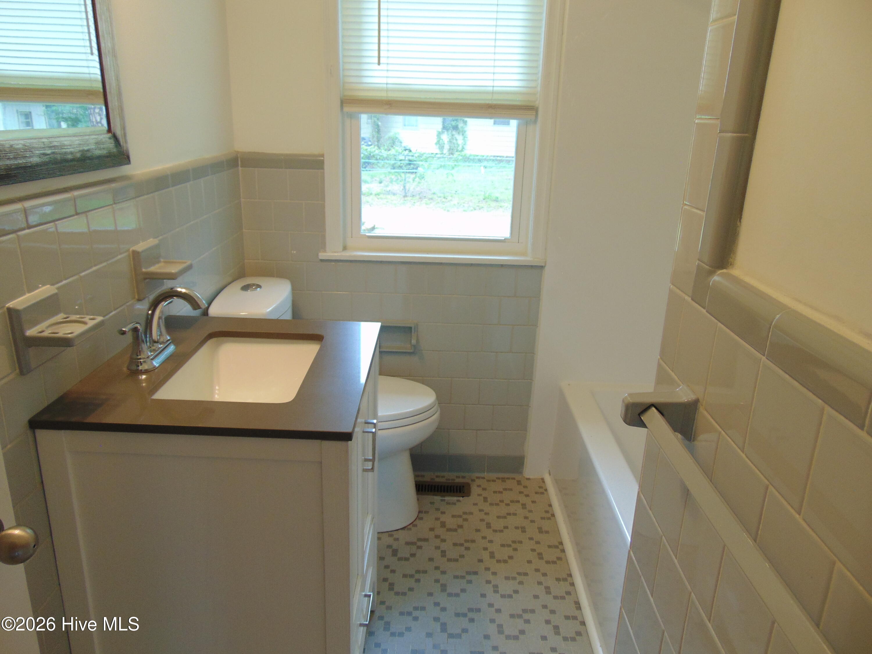 300 Oakdale Road Property Photo 25