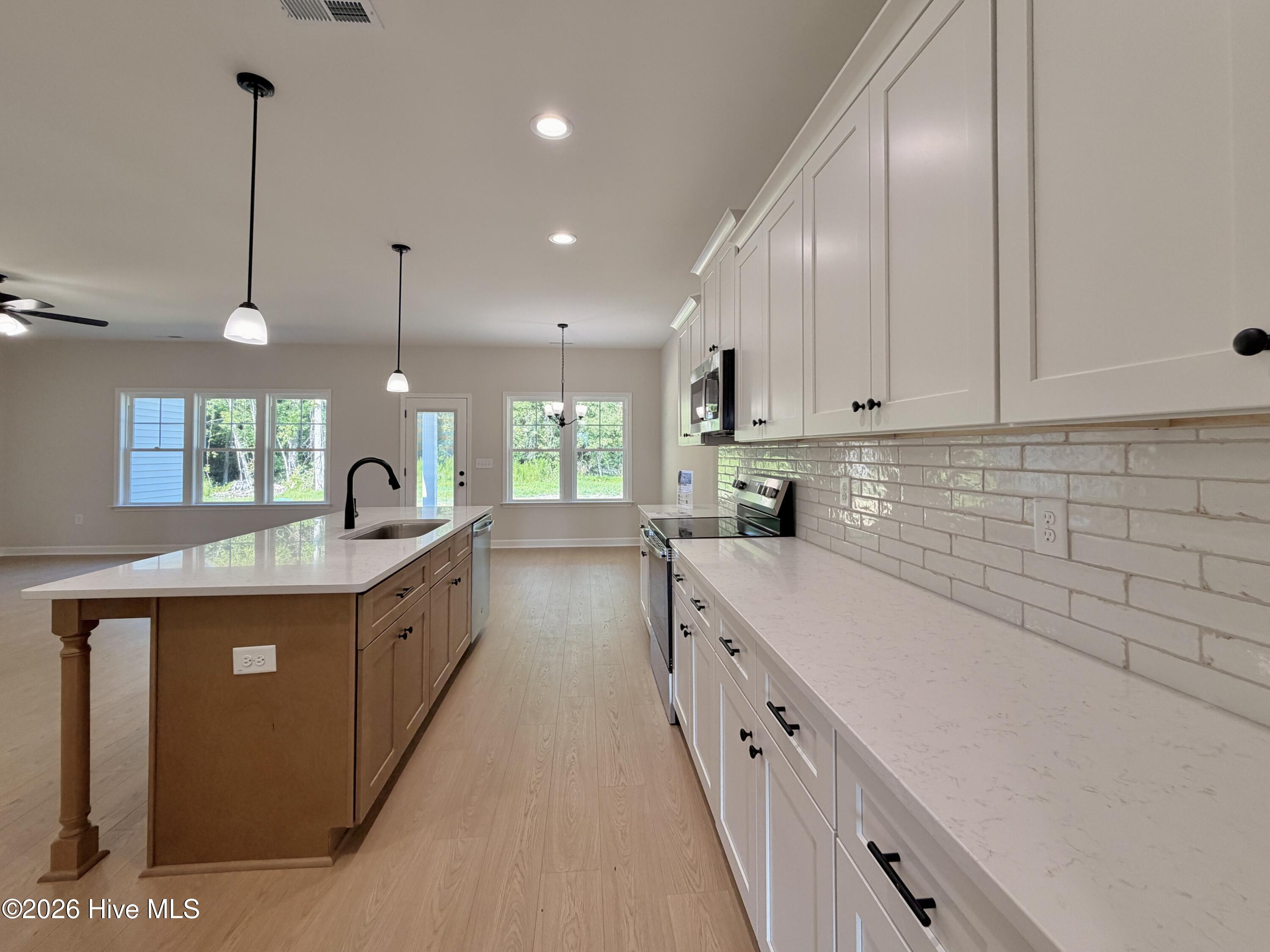 3750 Chatsworth Drive Property Photo 12