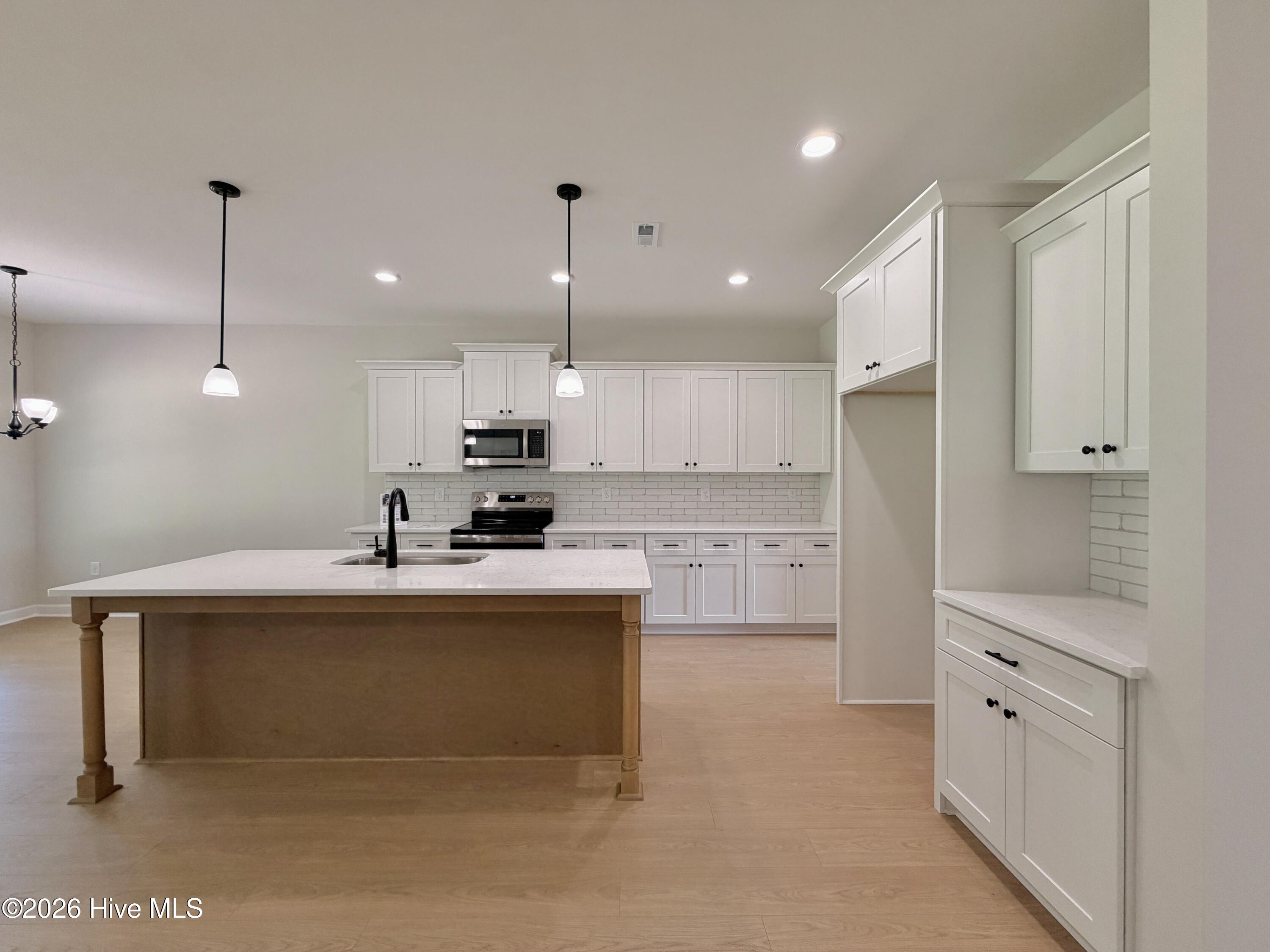 3750 Chatsworth Drive Property Photo 15