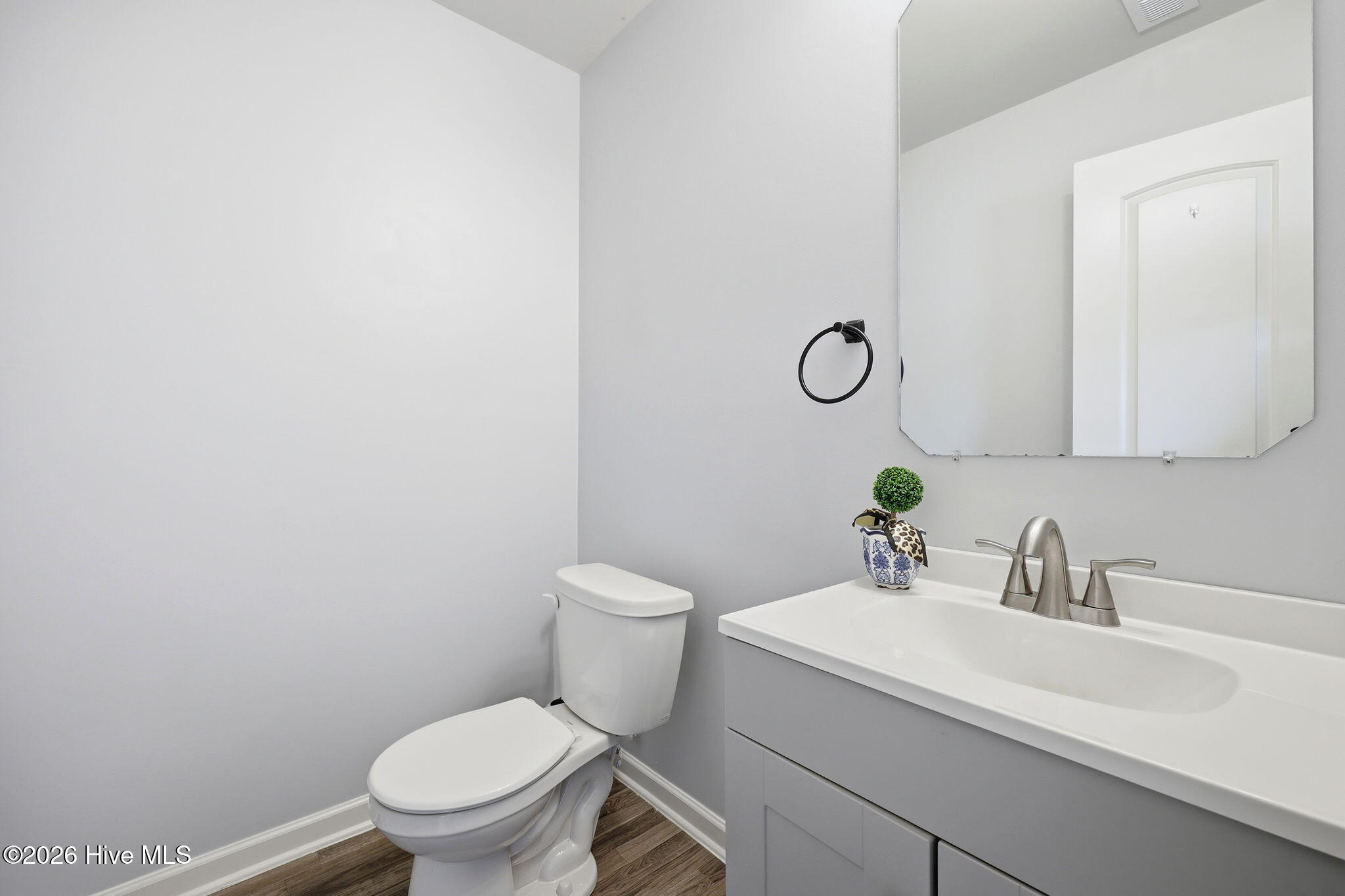 881 Ashbury Lane Property Photo 9