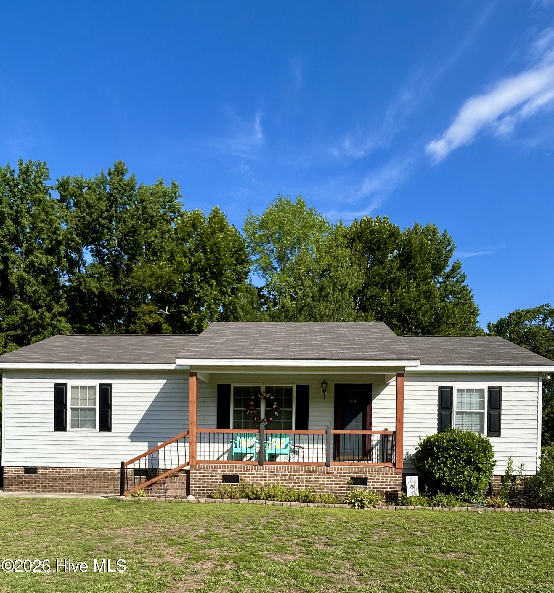 104 Chelsea Drive Property Photo 1