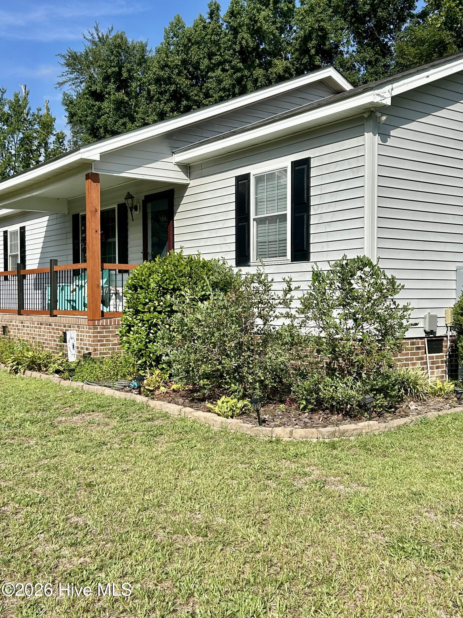 104 Chelsea Drive Property Photo 3