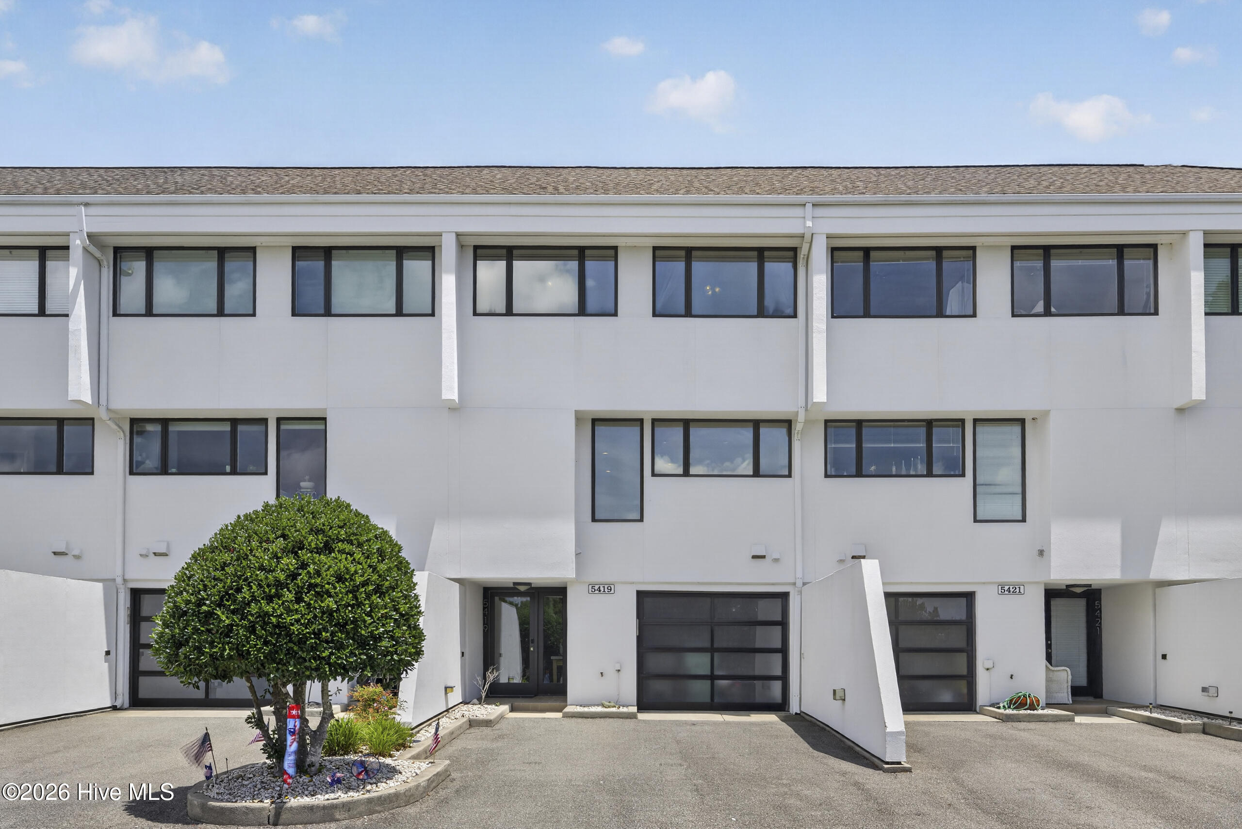 5419 Marina Club Drive