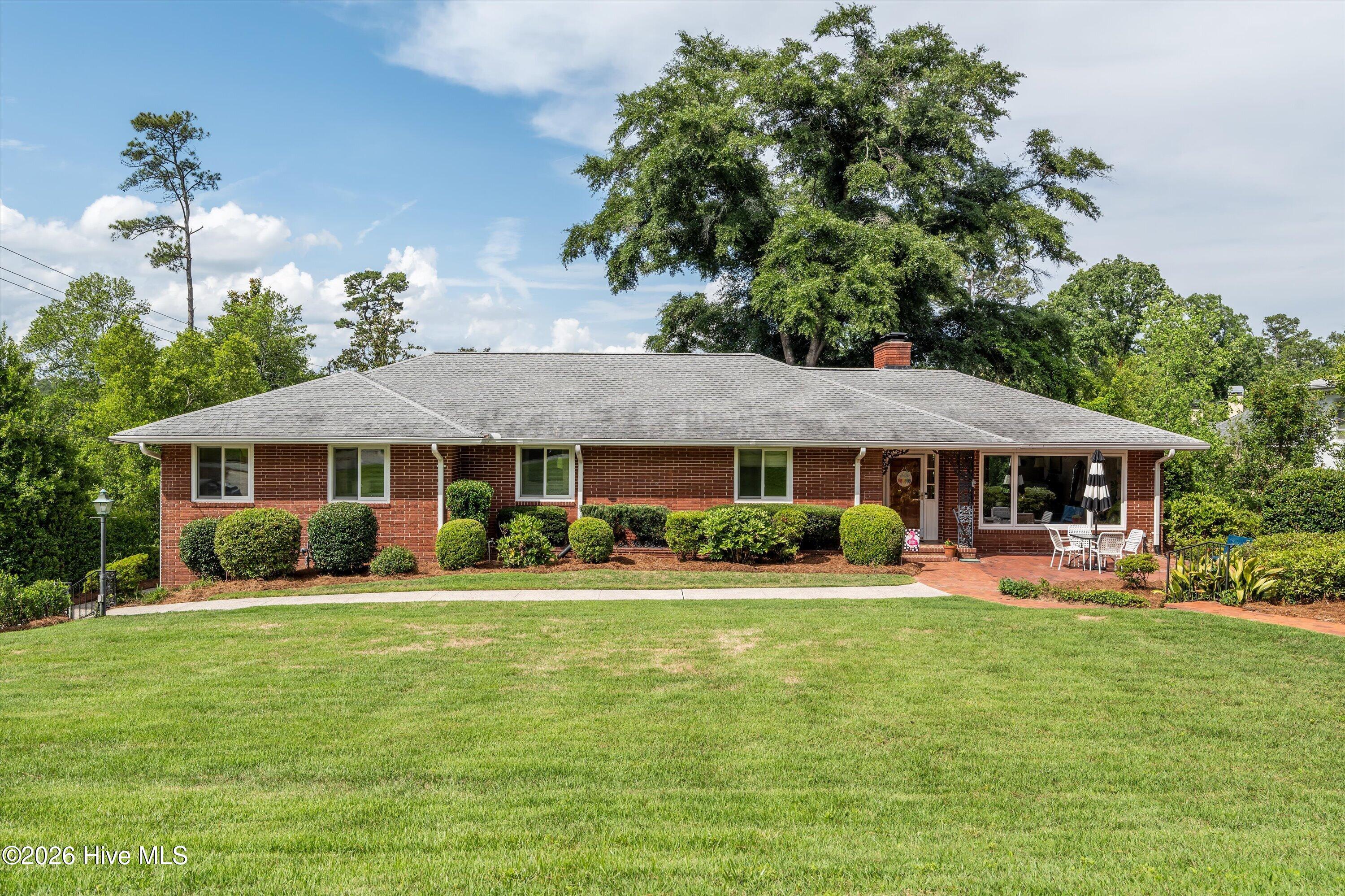2223 Glendale Road Property Photo 1