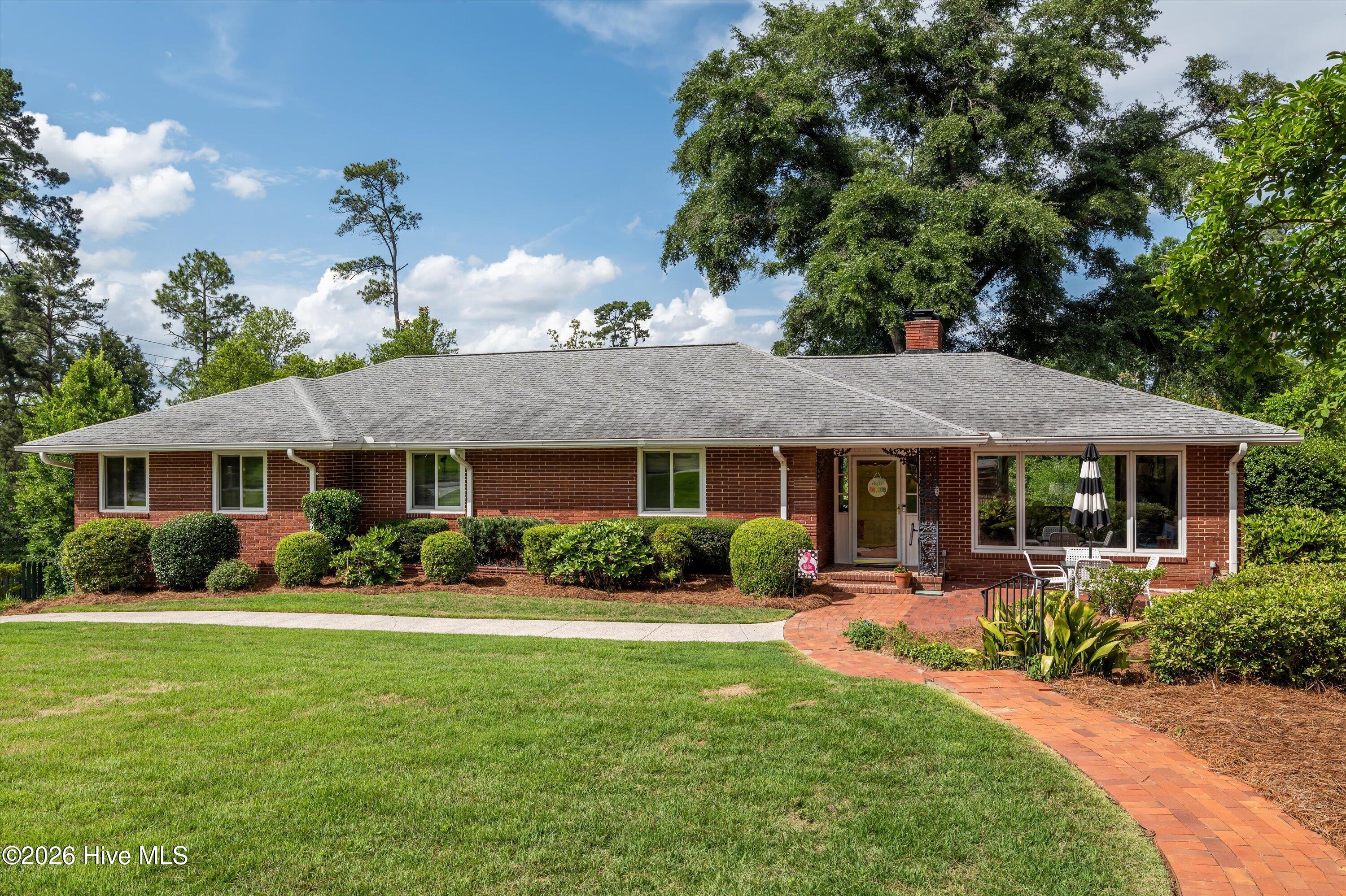 2223 Glendale Road Property Photo 1