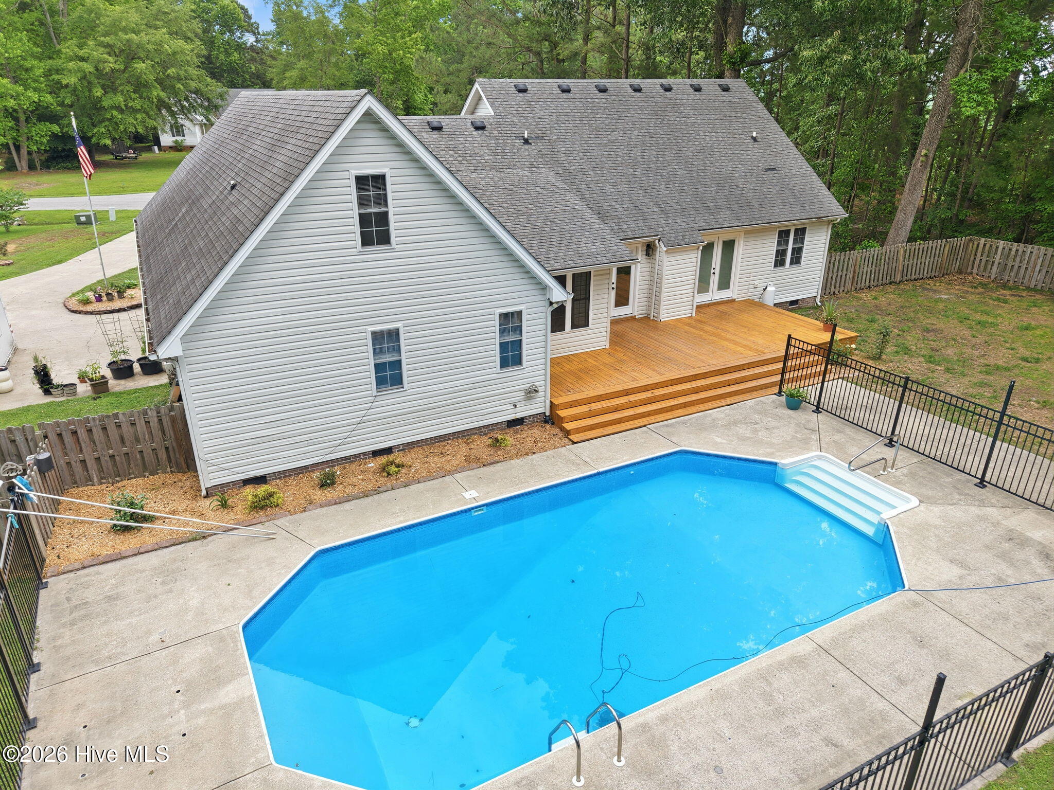 110 Maddrey Drive Property Photo 2