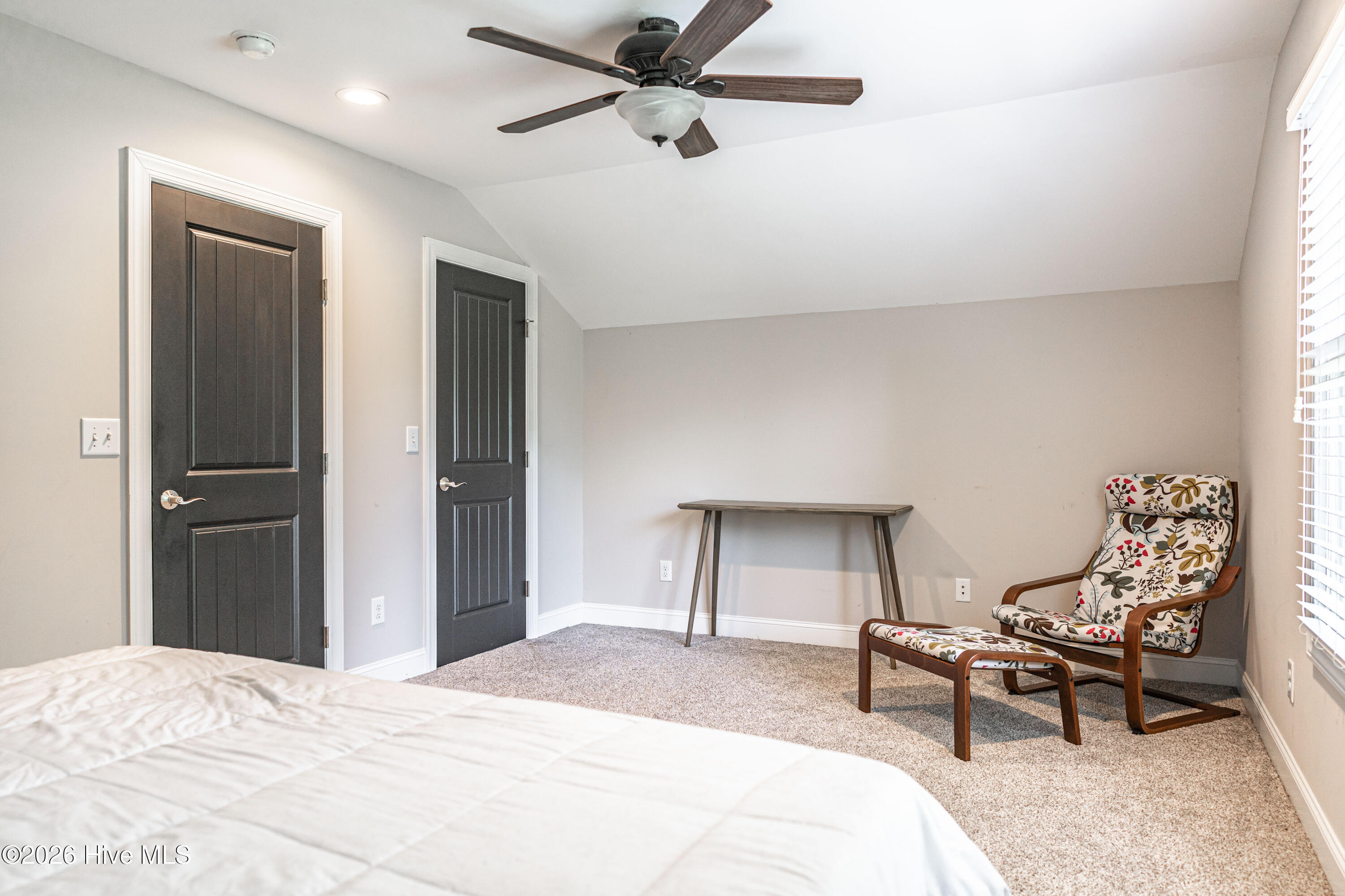 211 Campbell Street Property Photo 42