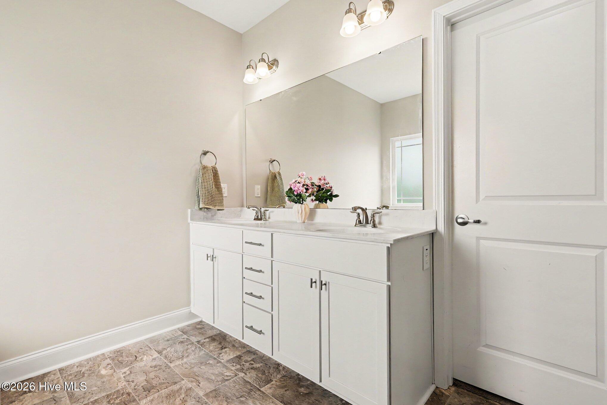 52 Heirloom Court Property Photo 15