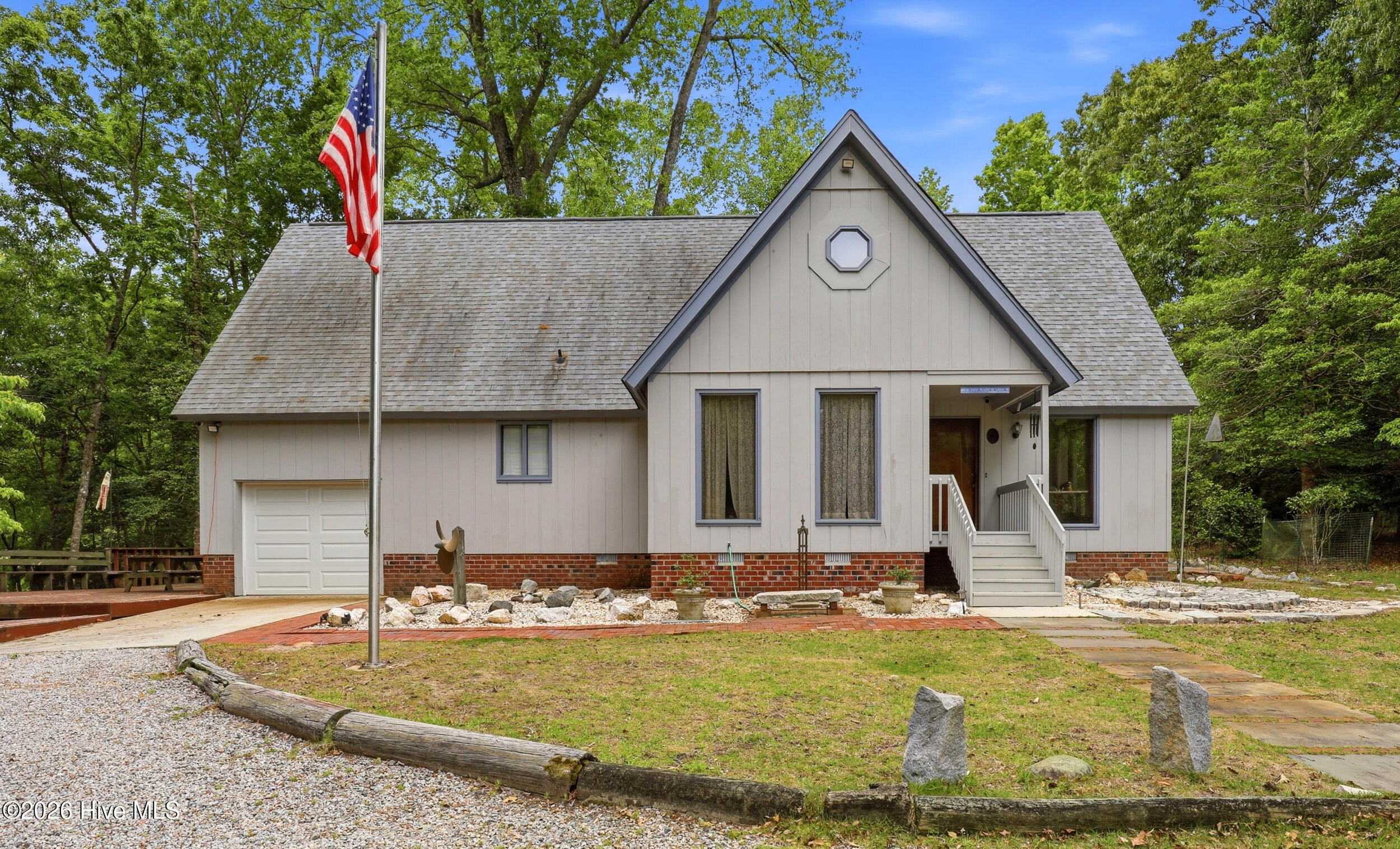 423 E Creekview Drive