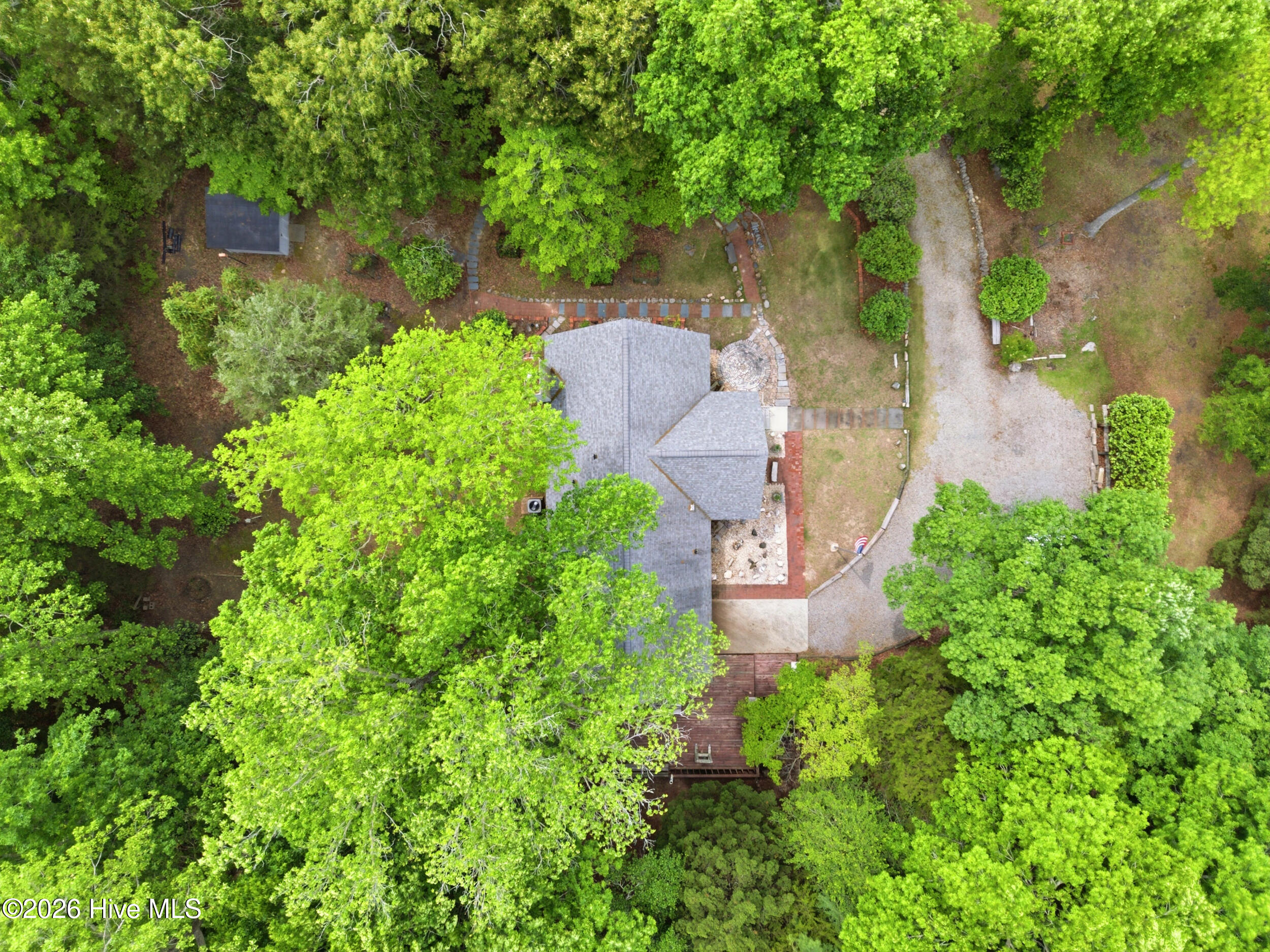 423 E Creekview Drive Property Photo 3