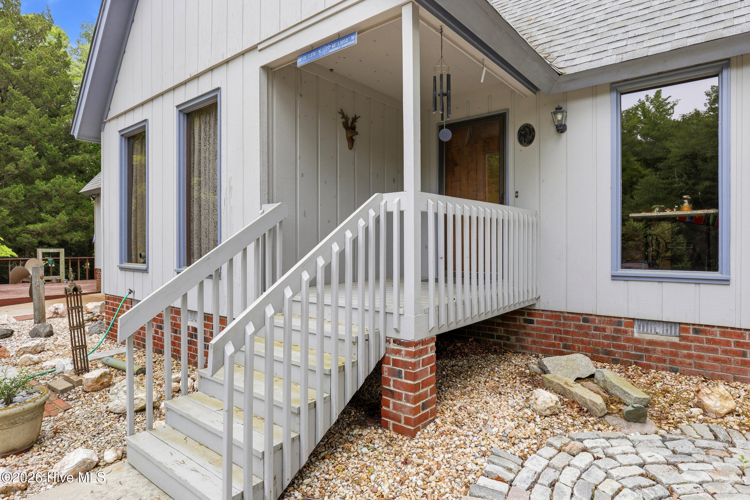423 E Creekview Drive Property Photo 6