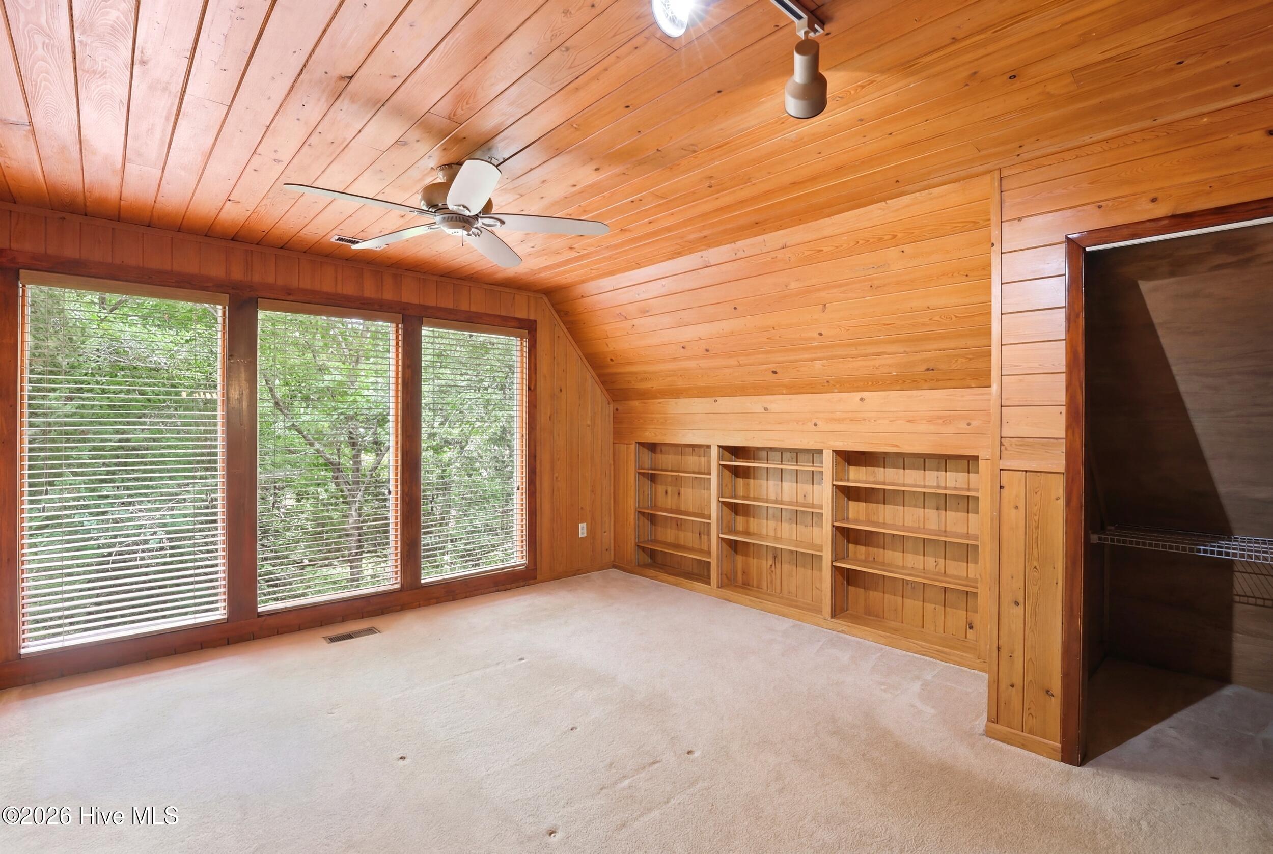 423 E Creekview Drive Property Photo 22
