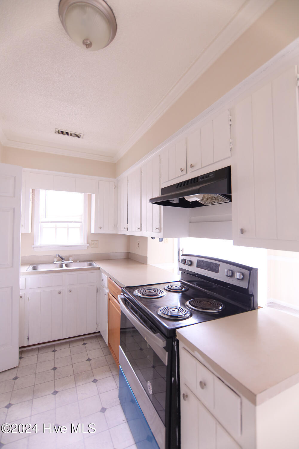 111 Concord Drive C Property Photo 5
