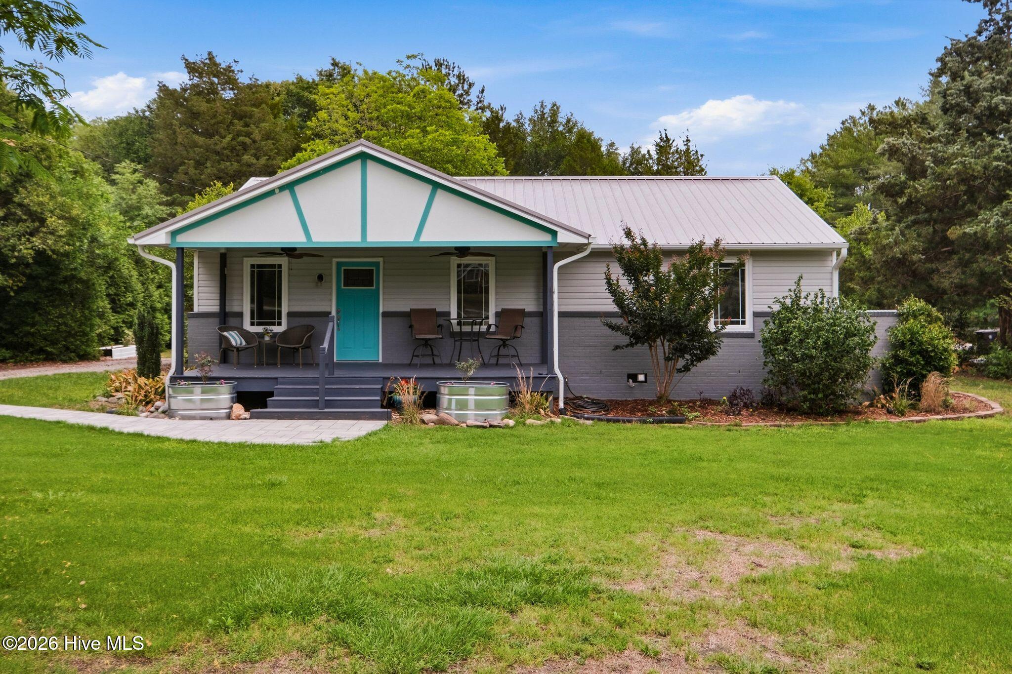 1302 Crest Drive Property Photo 1