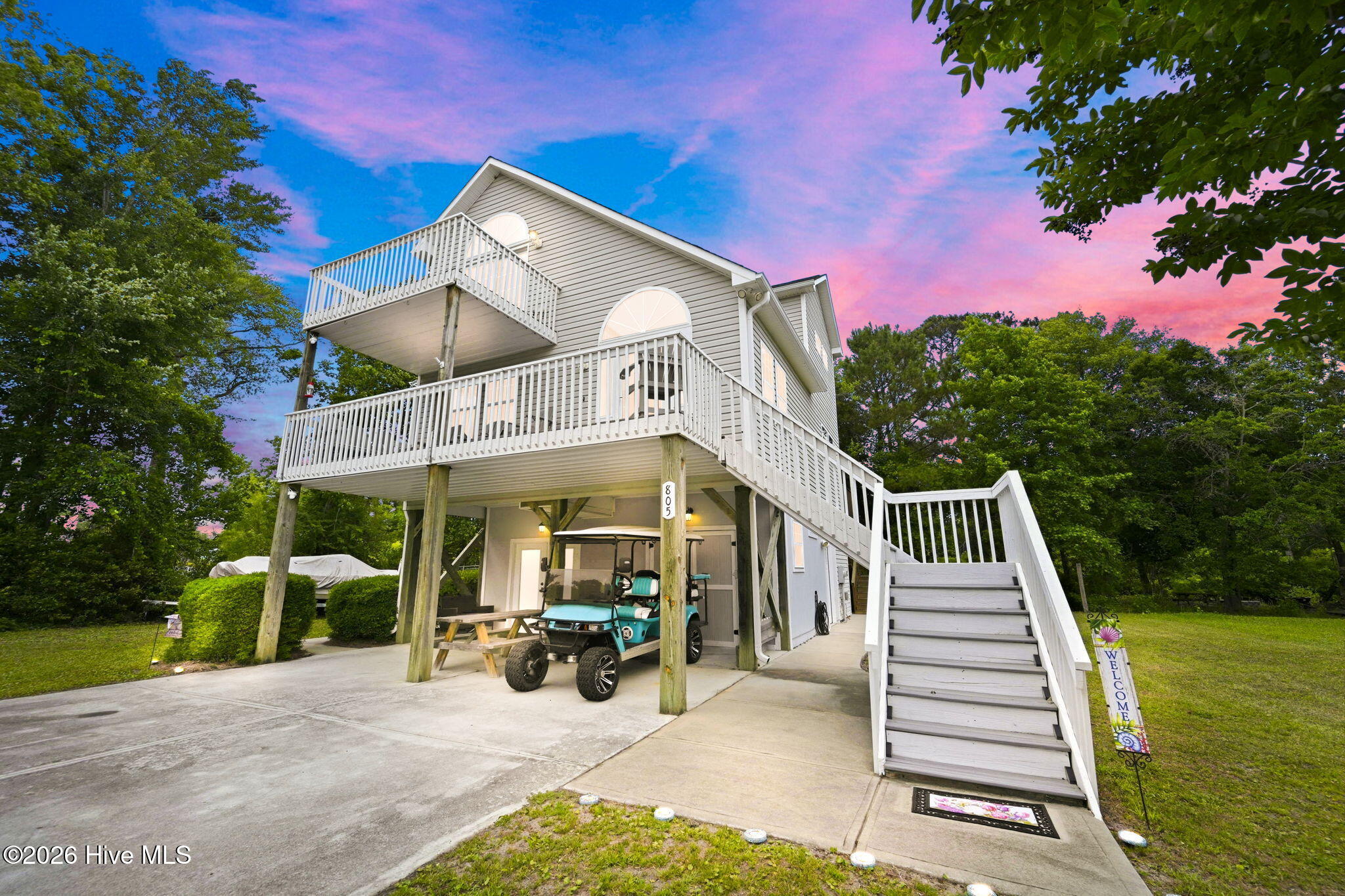 805 Driftwood Drive Property Photo 1