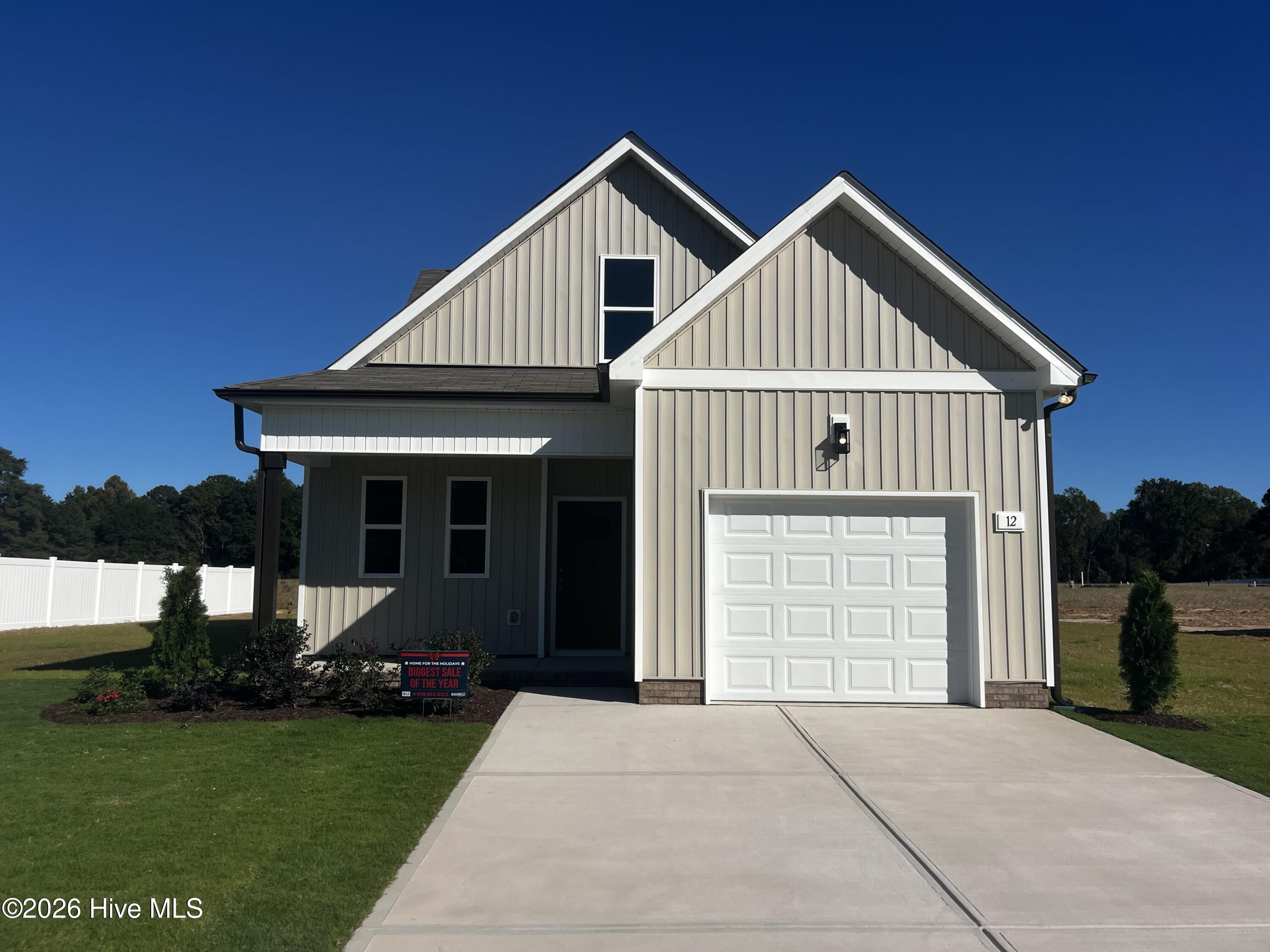 12 W Coulter Court Property Photo 1