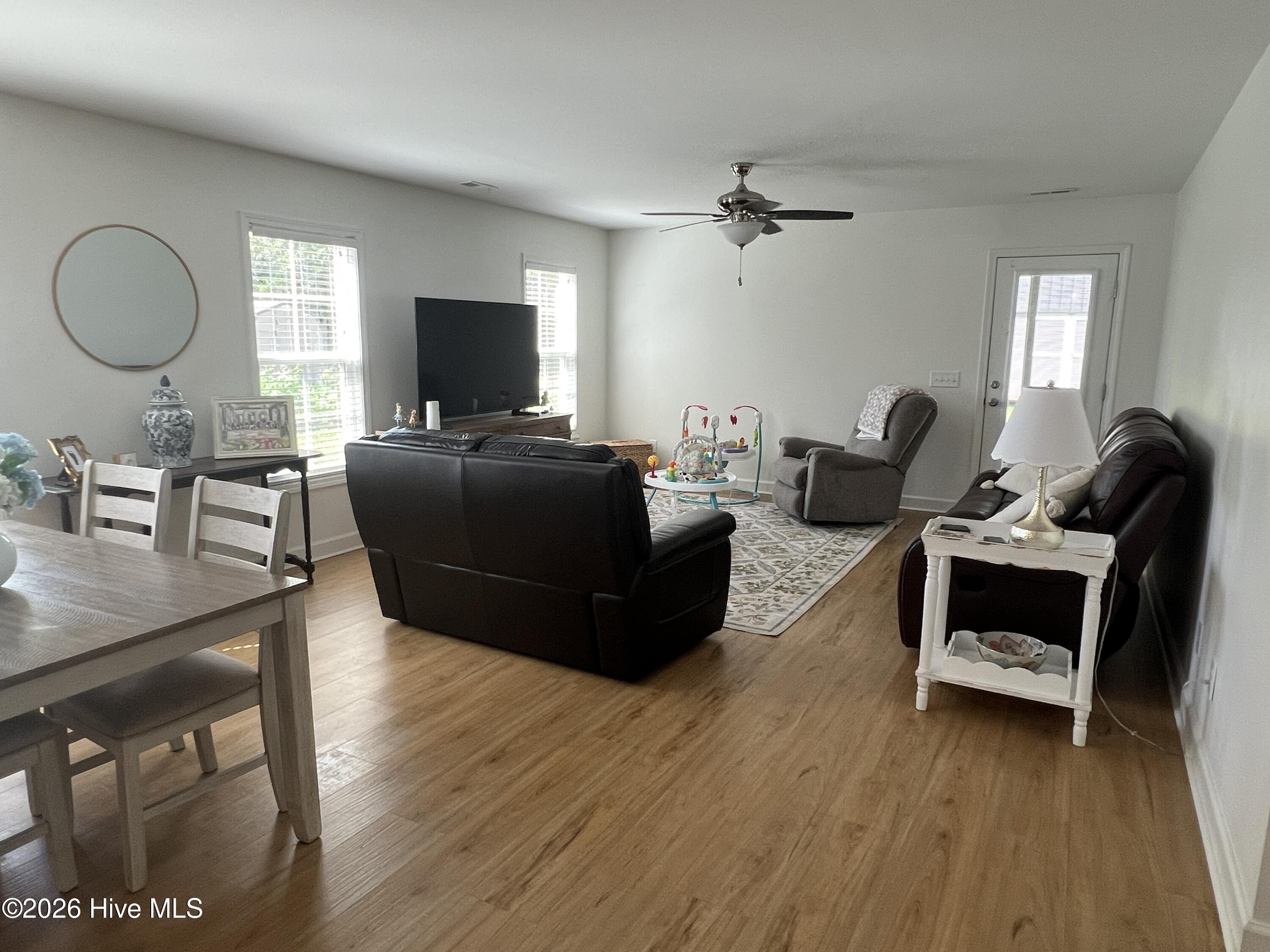 117 Cove Place Property Photo 6