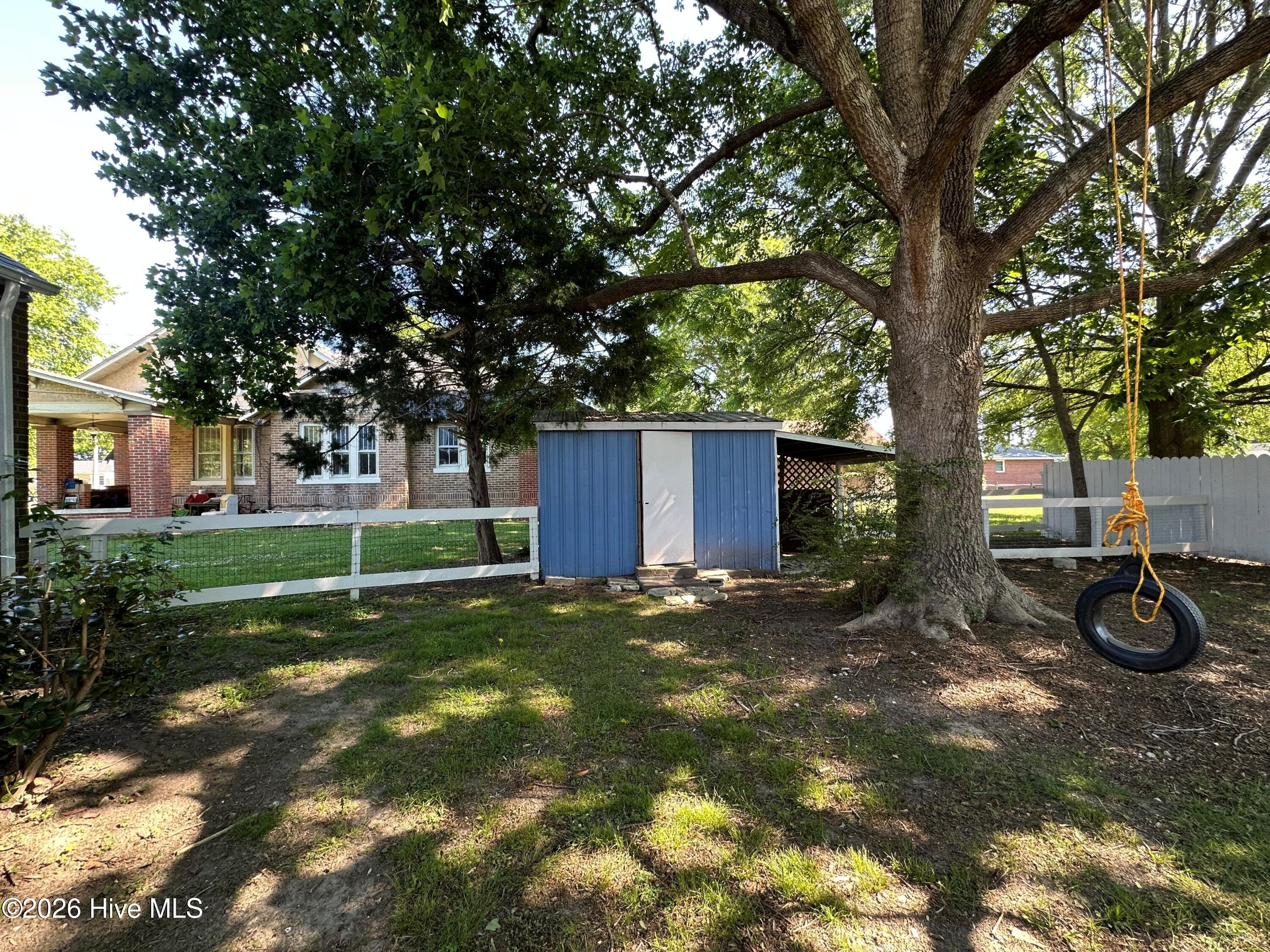 904 N Academy Street Property Photo 31