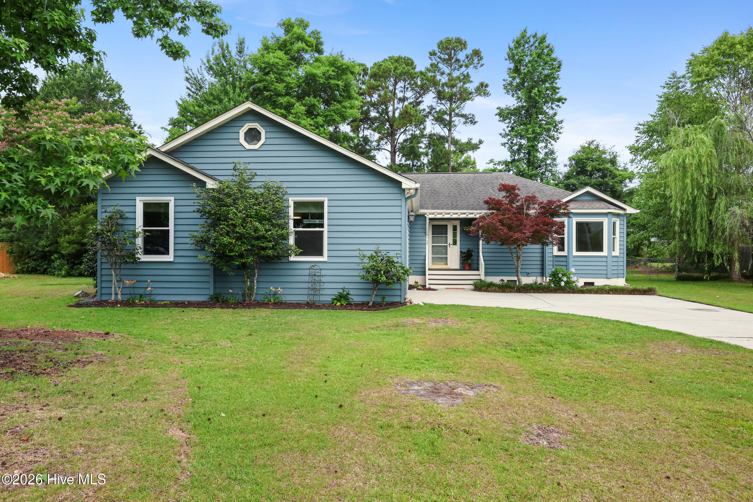 717 Grey Squirrel Drive Property Photo 4
