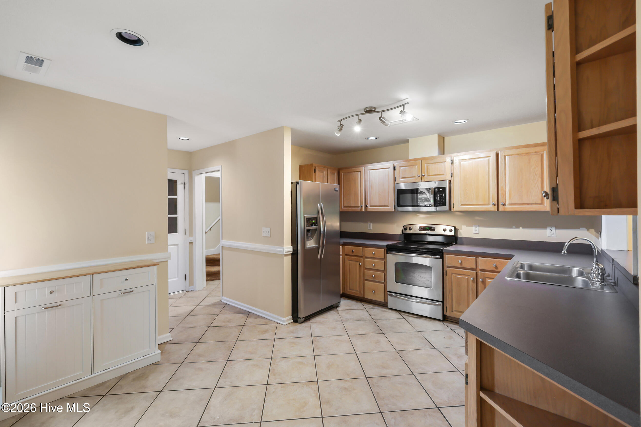 717 Grey Squirrel Drive Property Photo 13