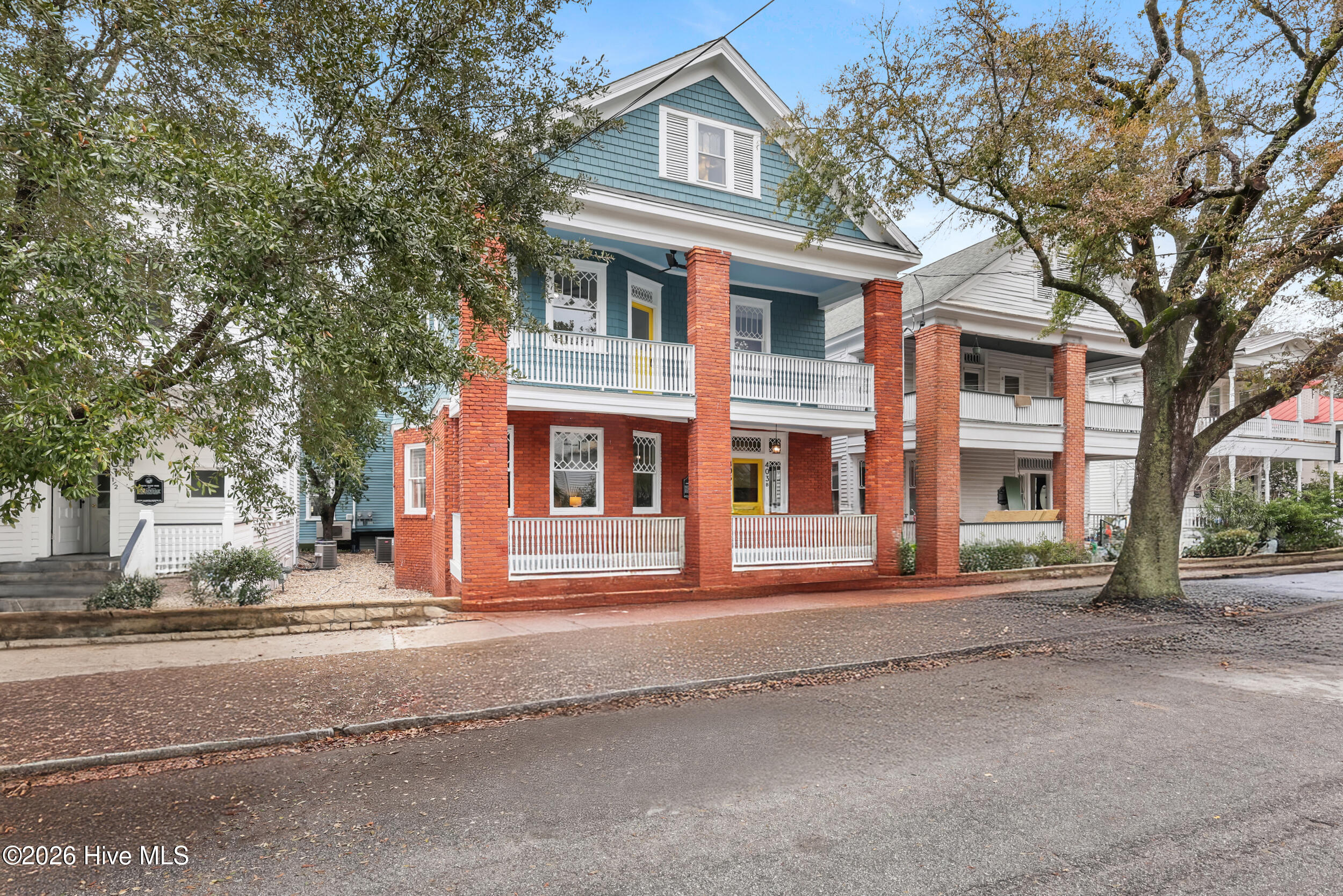 403 Dock Street Property Photo 3