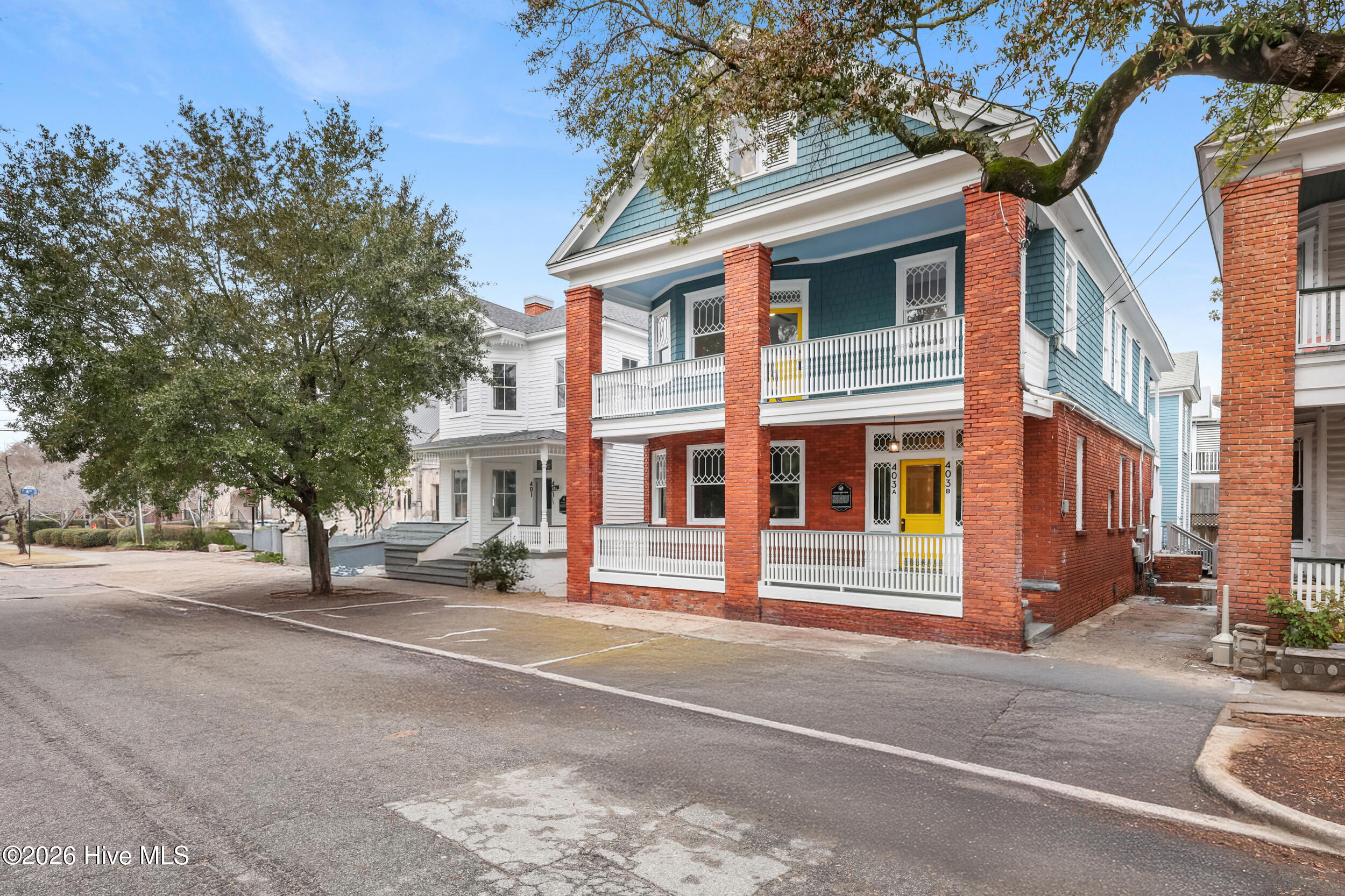 403 Dock Street Property Photo 4
