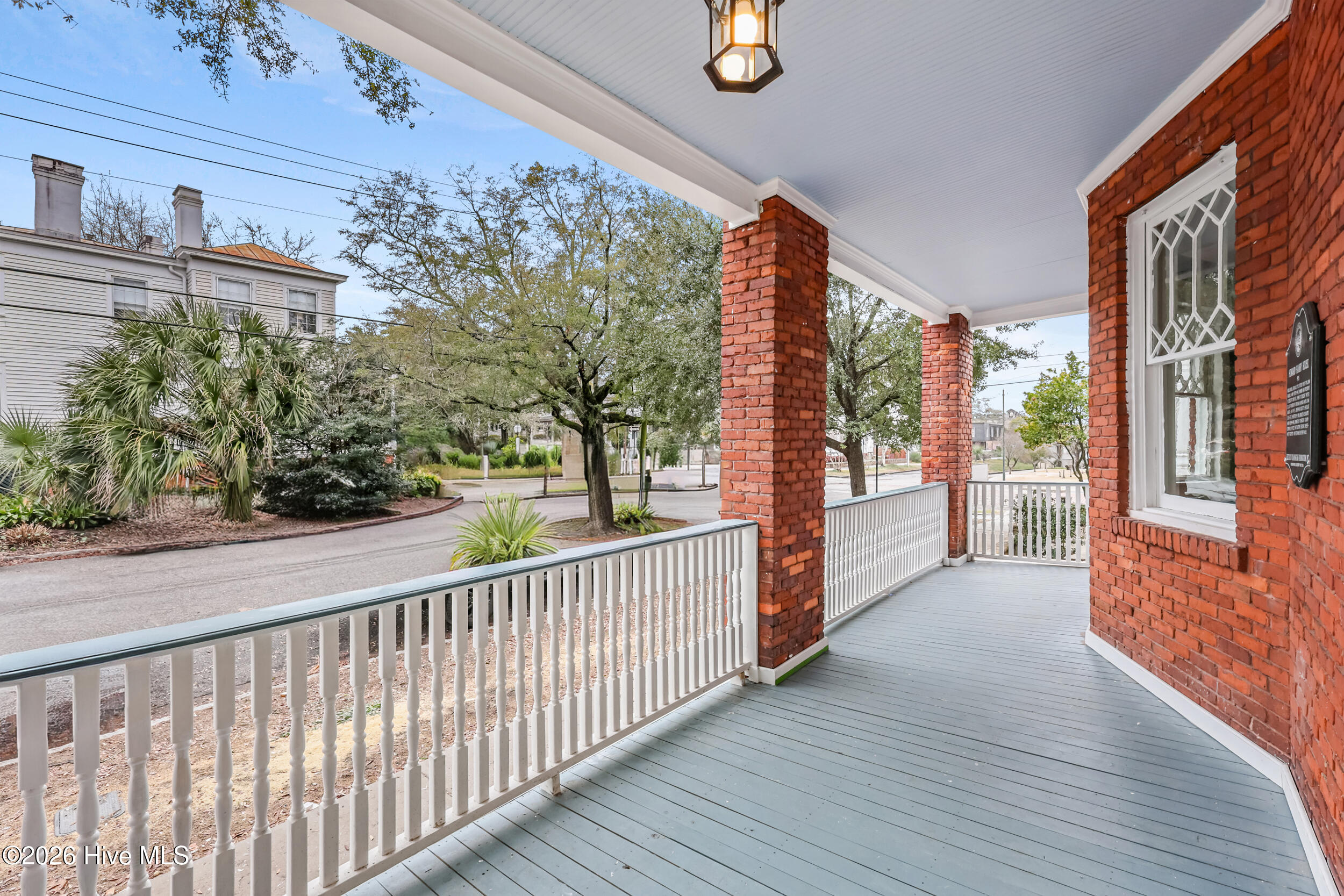 403 Dock Street Property Photo 5
