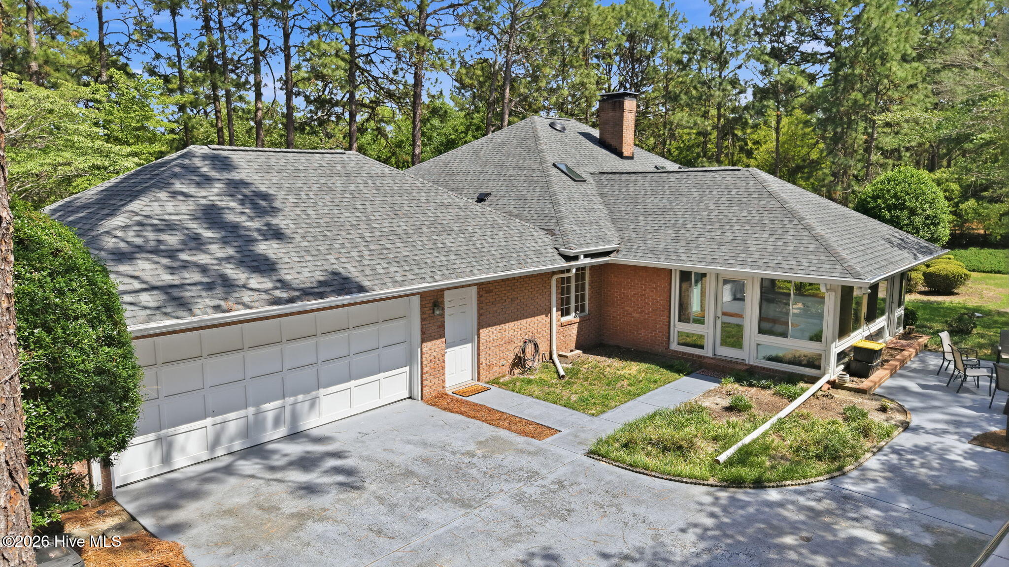 210 Quail Hollow Drive Property Photo 6