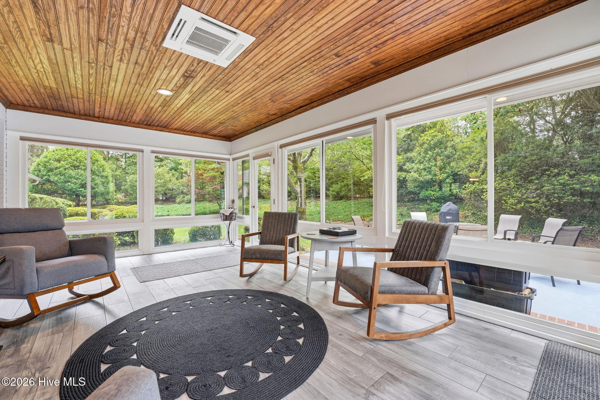 210 Quail Hollow Drive Property Photo 25