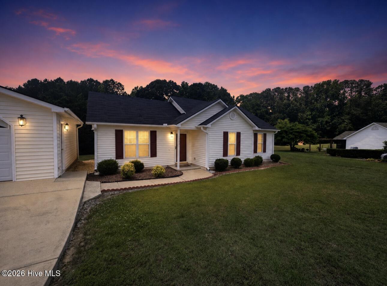 124 Stockbridge Drive Property Photo 1