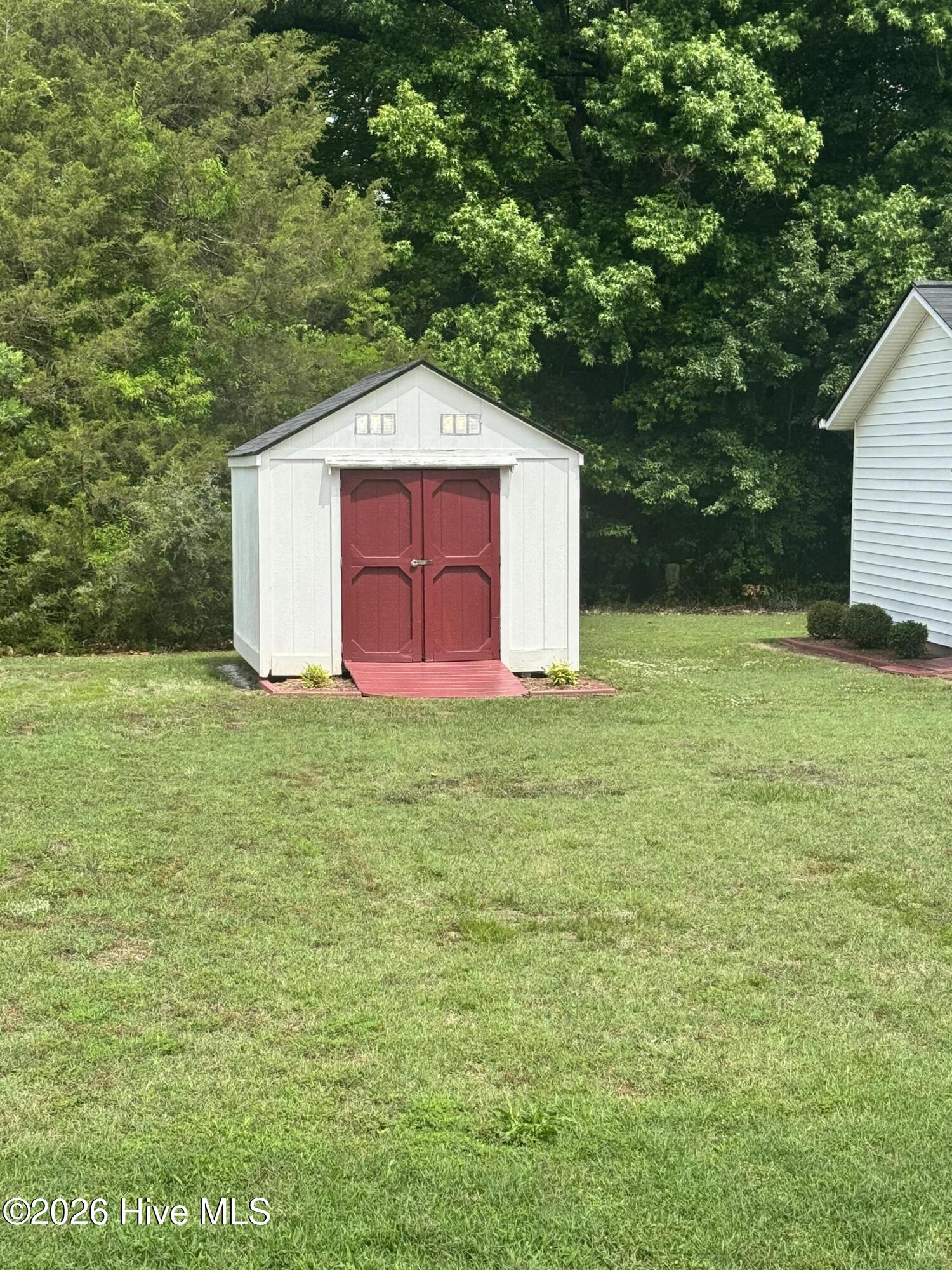 124 Stockbridge Drive Property Photo 7